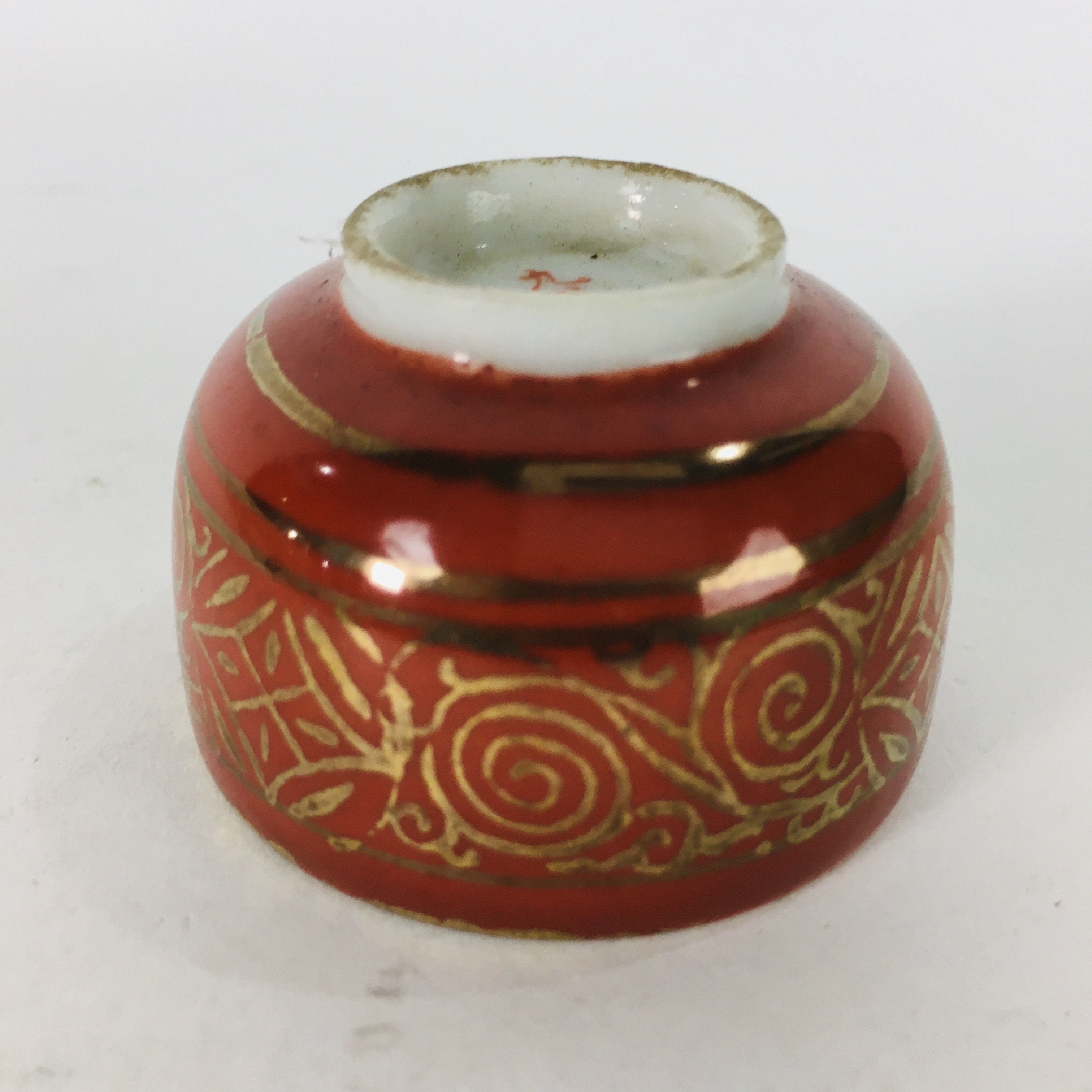 Japanese Porcelain Kutani Ware Sake Cup Vtg Guinomi Ochoko Red Gold GU928