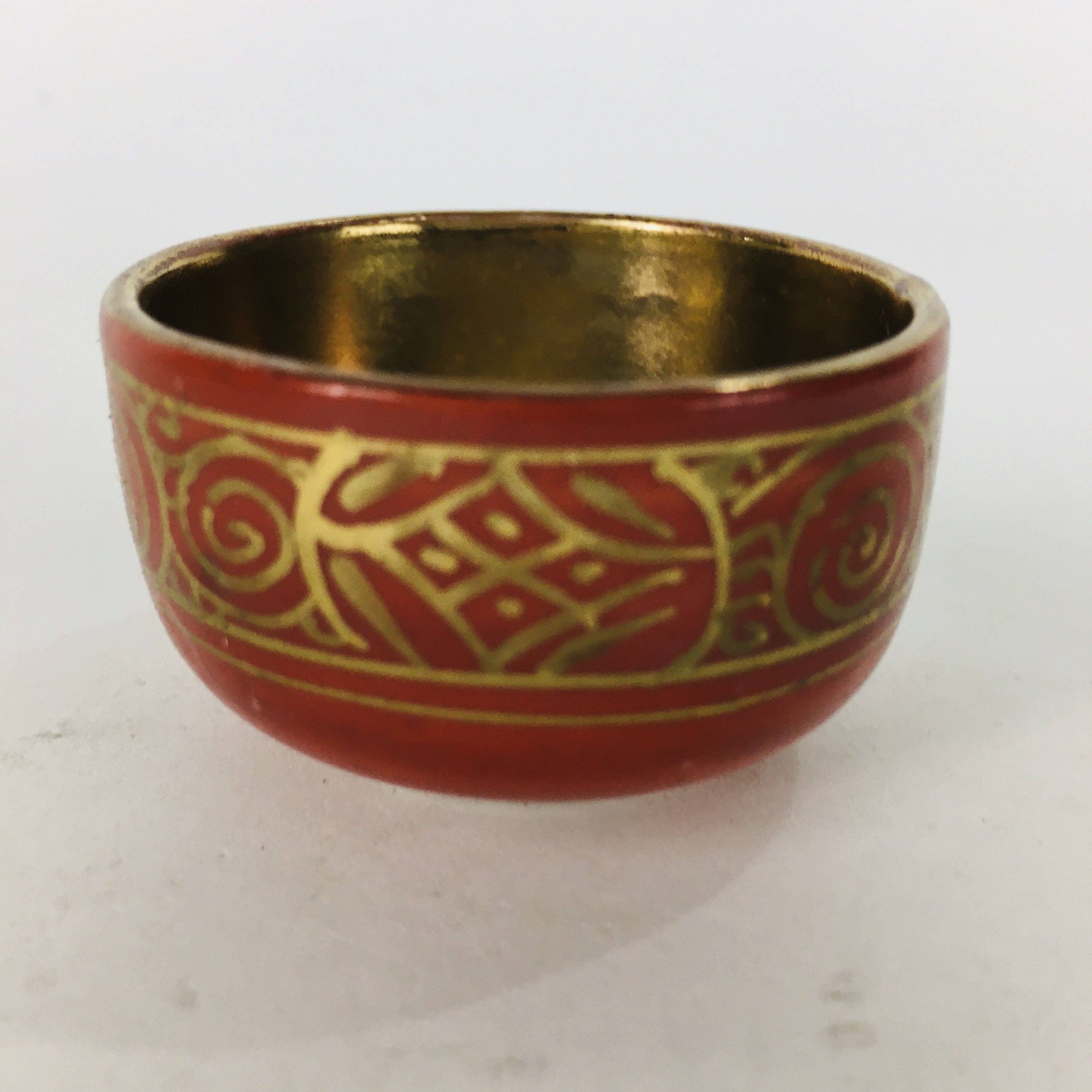 Japanese Porcelain Kutani Ware Sake Cup Vtg Guinomi Ochoko Red Gold GU929
