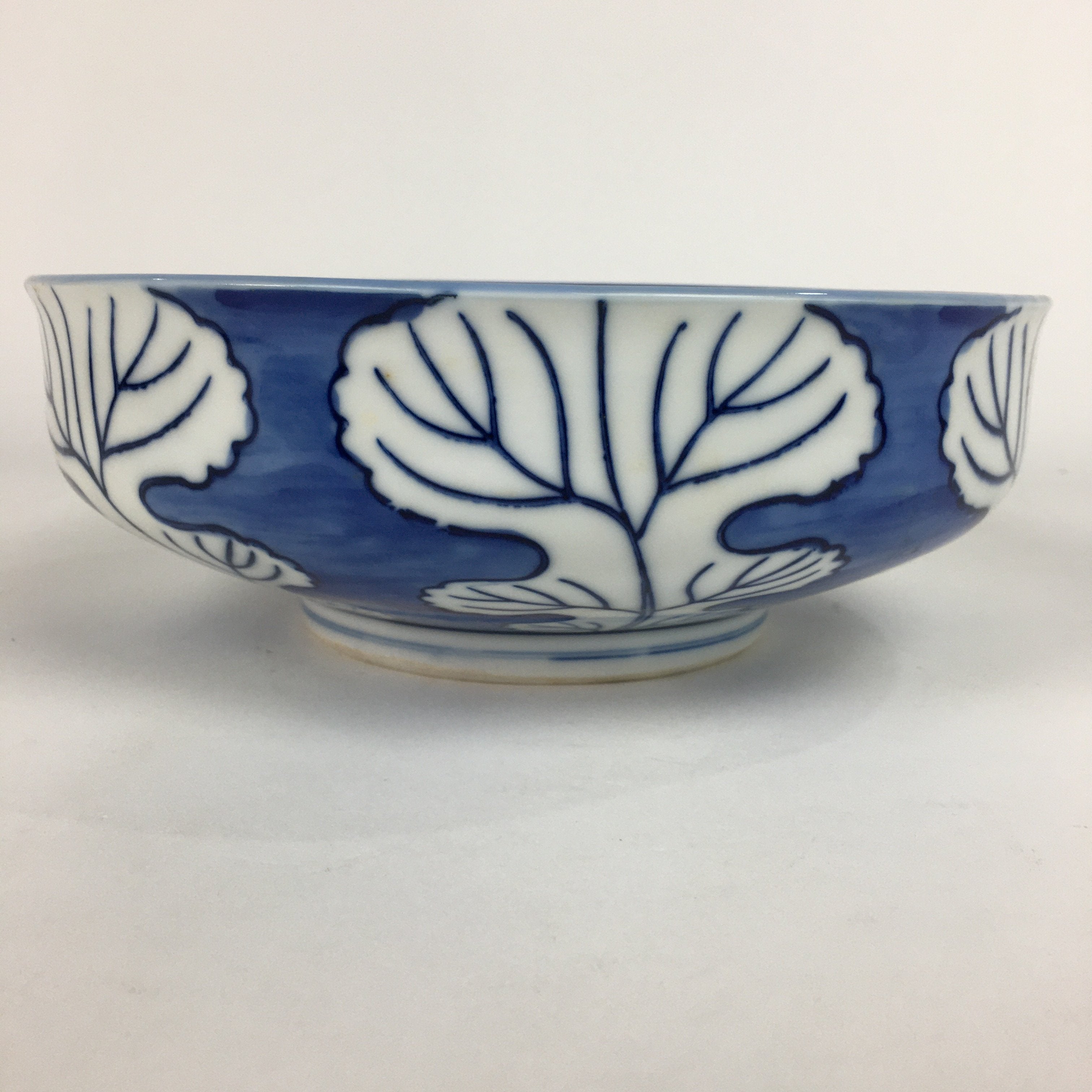 Japanese Porcelain Large Bowl Vtg Blue White Sometsuke Chrysanthemum PP553