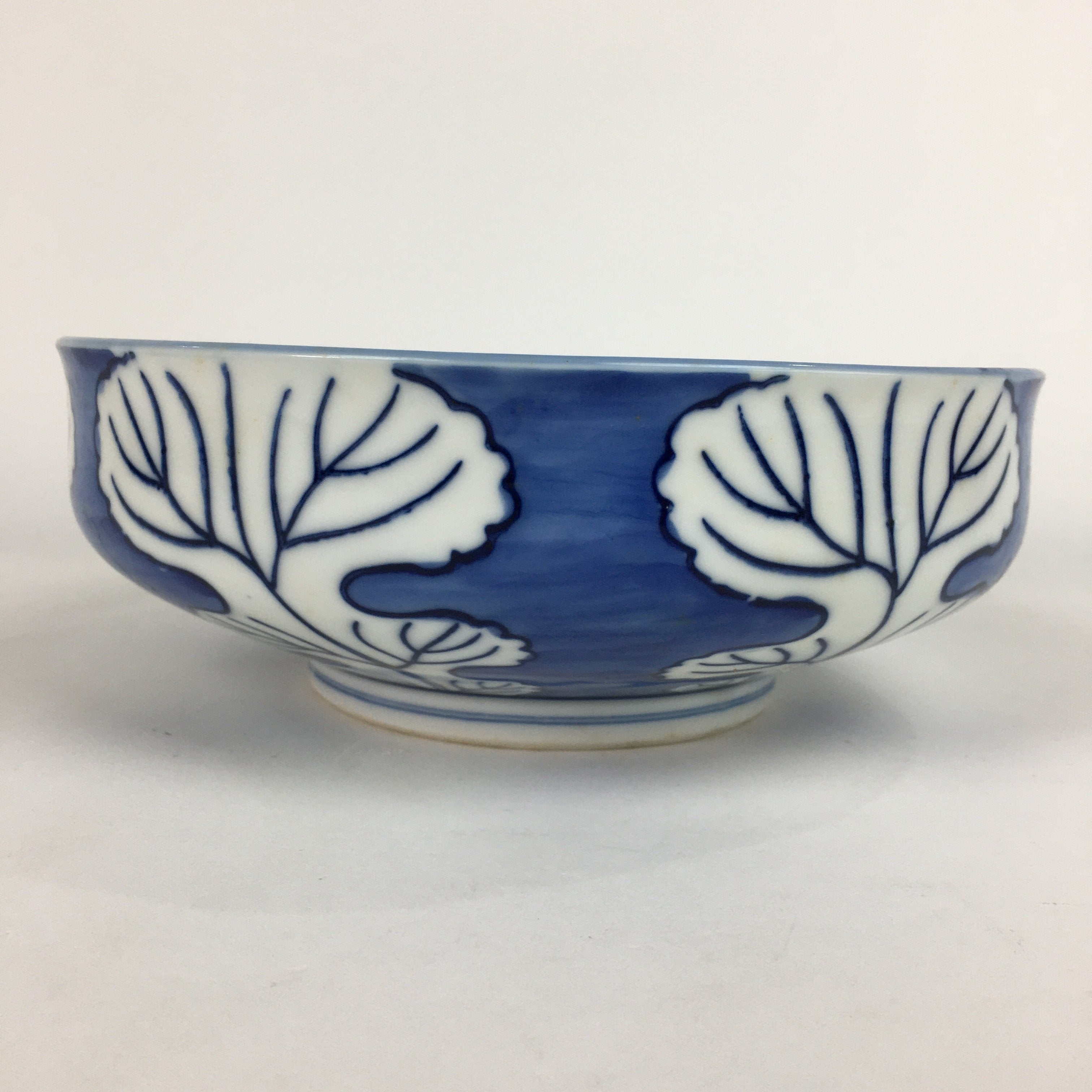 Japanese Porcelain Large Bowl Vtg Blue White Sometsuke Chrysanthemum PP554