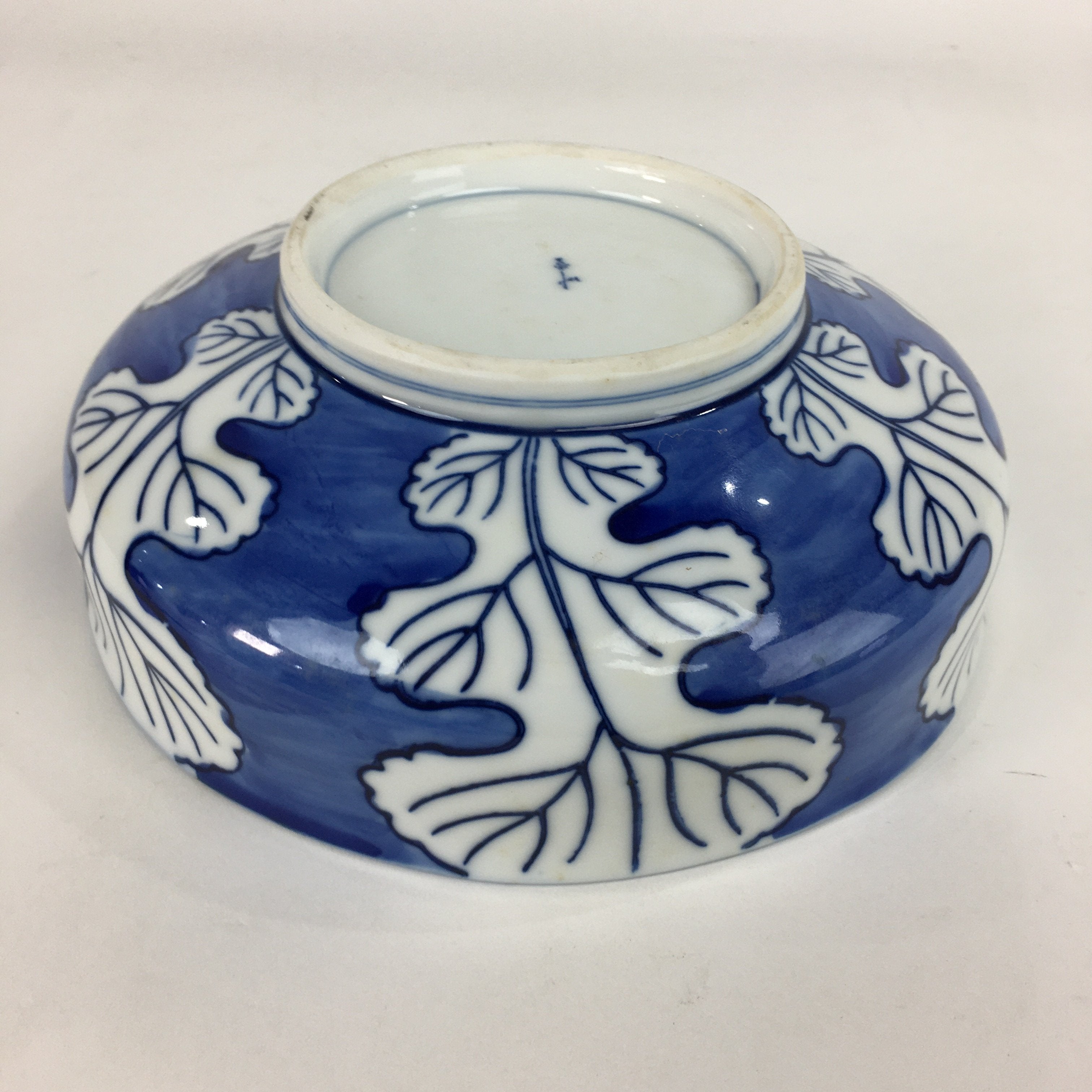 Japanese Porcelain Large Bowl Vtg Blue White Sometsuke Chrysanthemum PP554