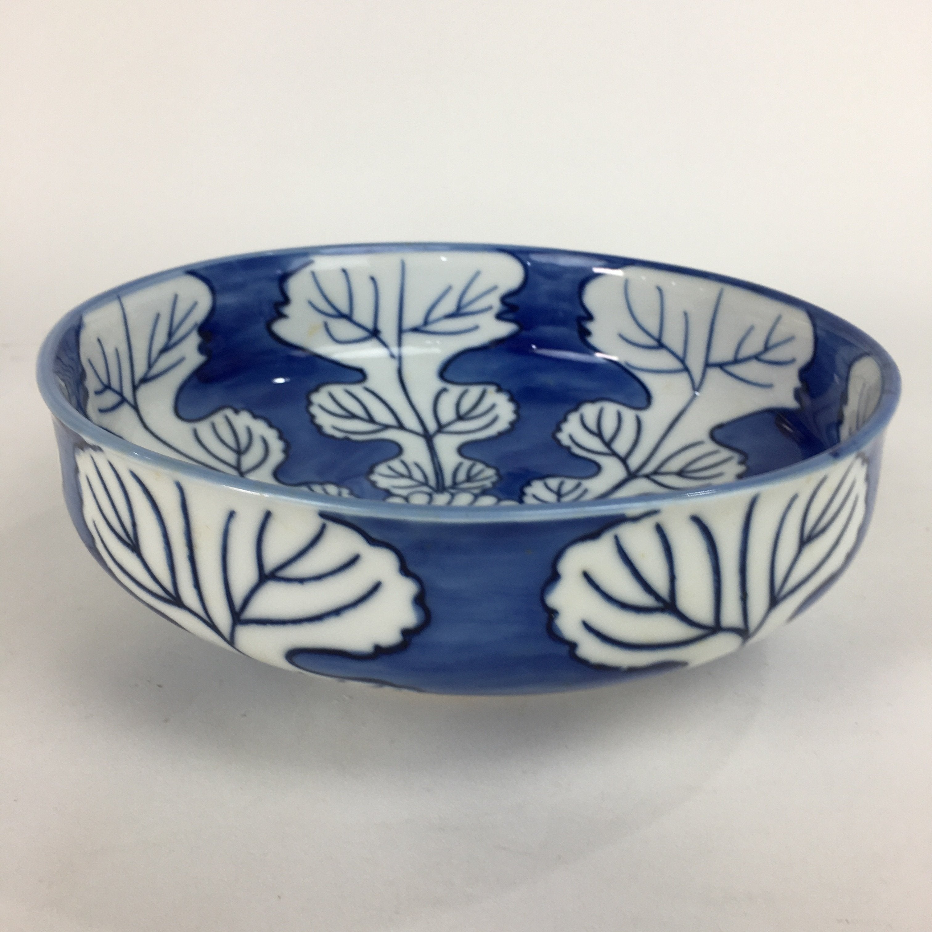 Japanese Porcelain Large Bowl Vtg Blue White Sometsuke Chrysanthemum PP554