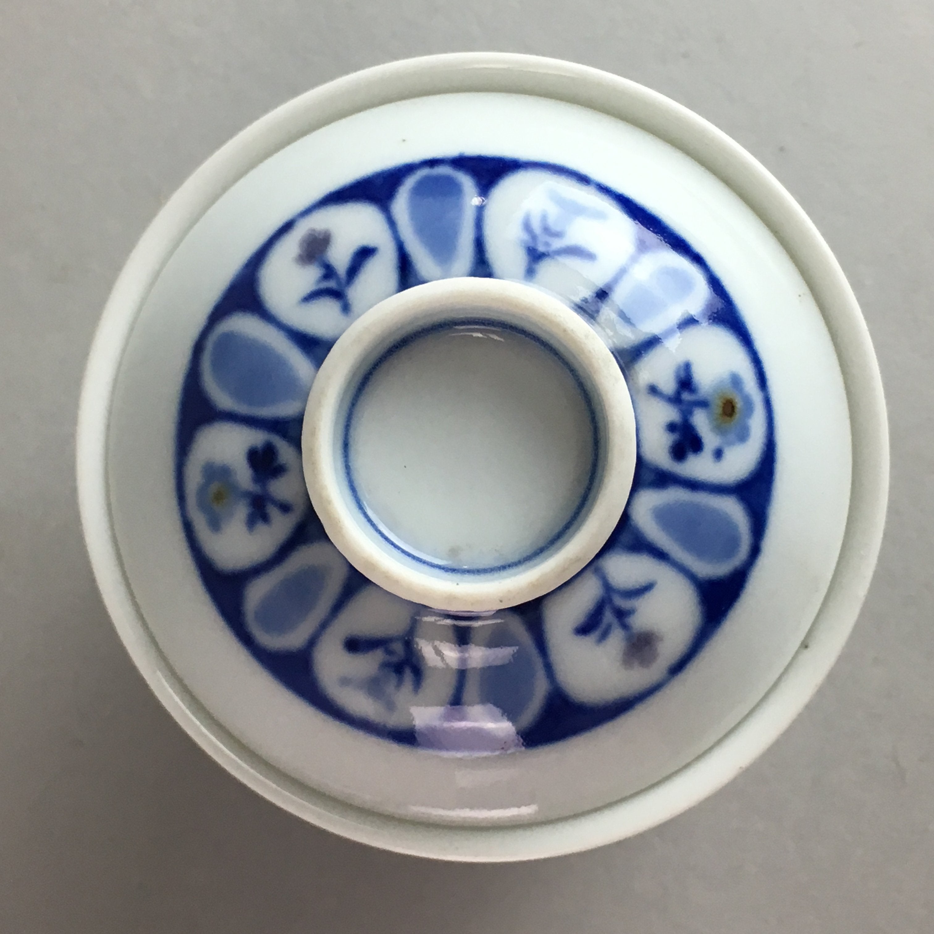 Japanese Porcelain Lidded Teacup Vtg Yunomi Sometsuke Blud White Floral QT51