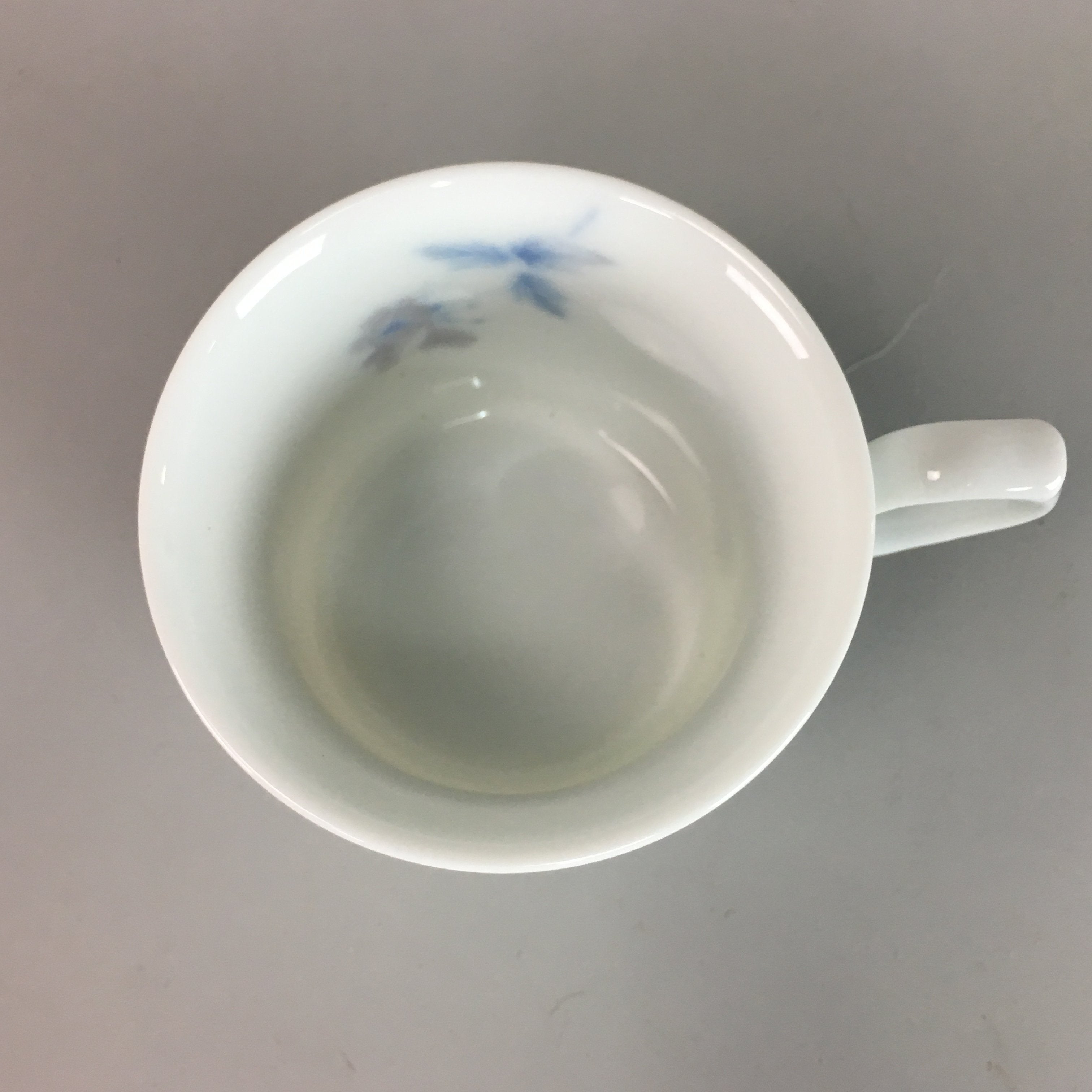 Japanese Porcelain Mug Teacup Vtg Yunomi Saucer White Blue Handle Sencha QT33