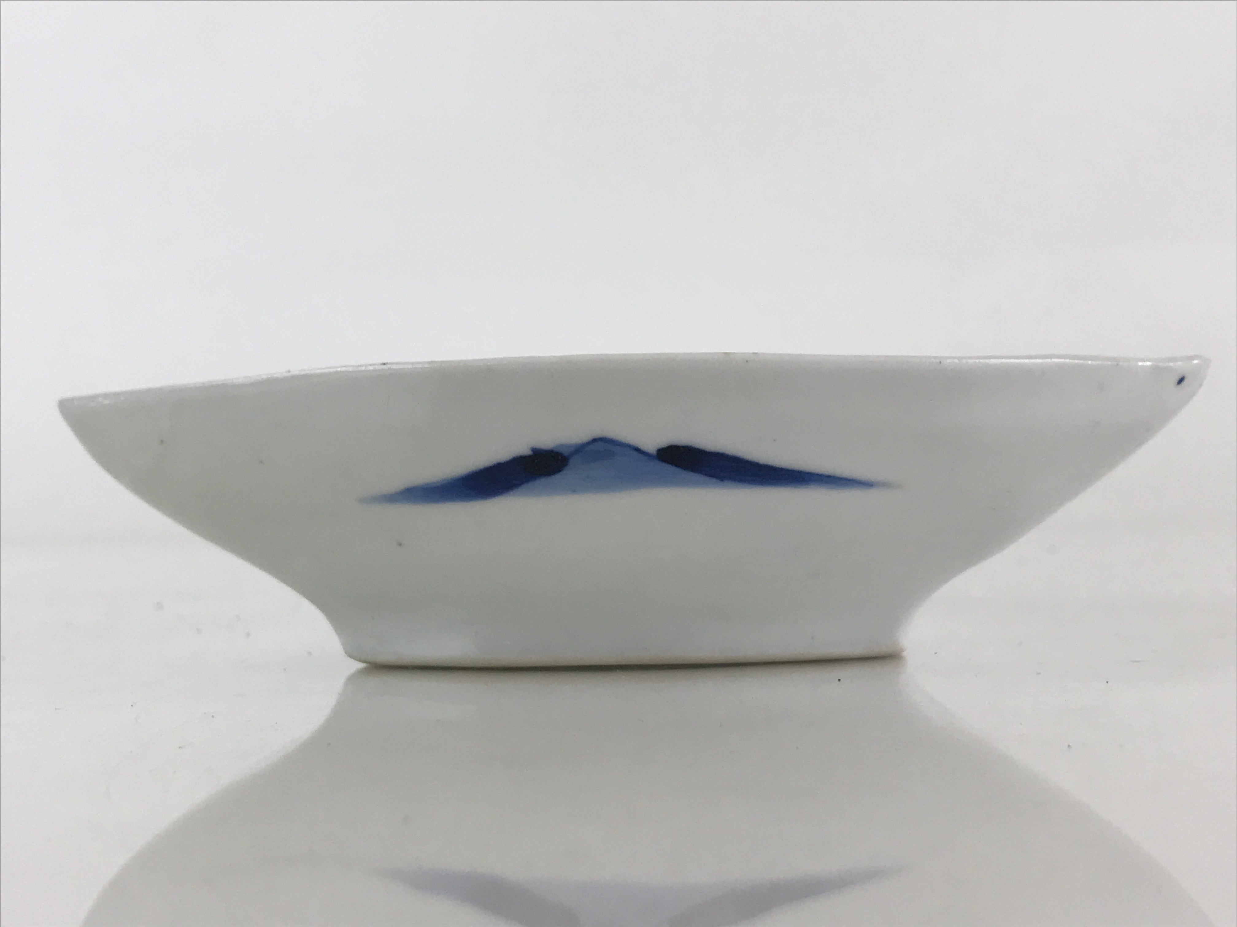 Japanese Porcelain Plate Boat Shape White Sometsuke Blue Sansui Kozara PY202