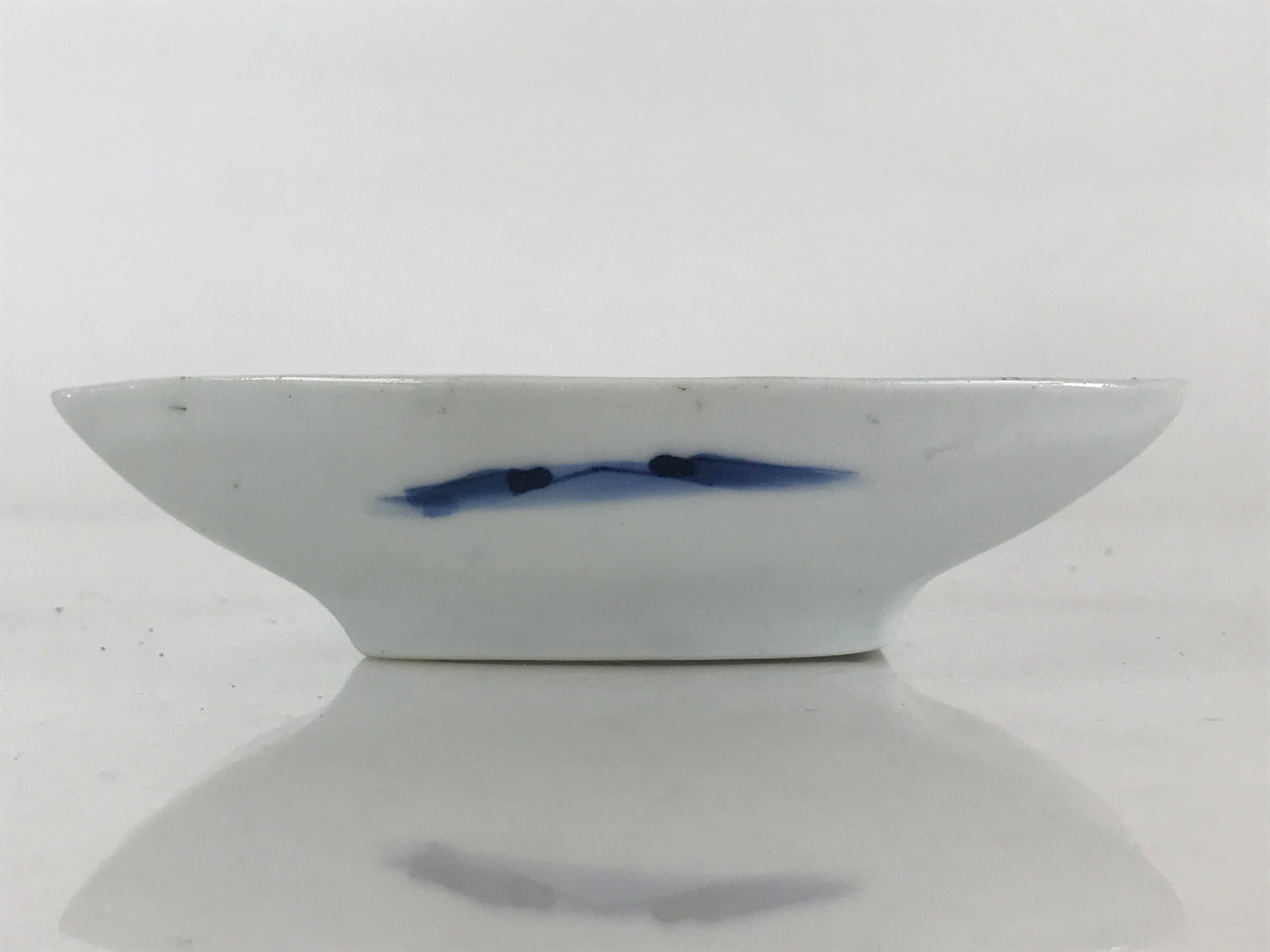 Japanese Porcelain Plate Boat Shape White Sometsuke Blue Sansui Kozara PY204