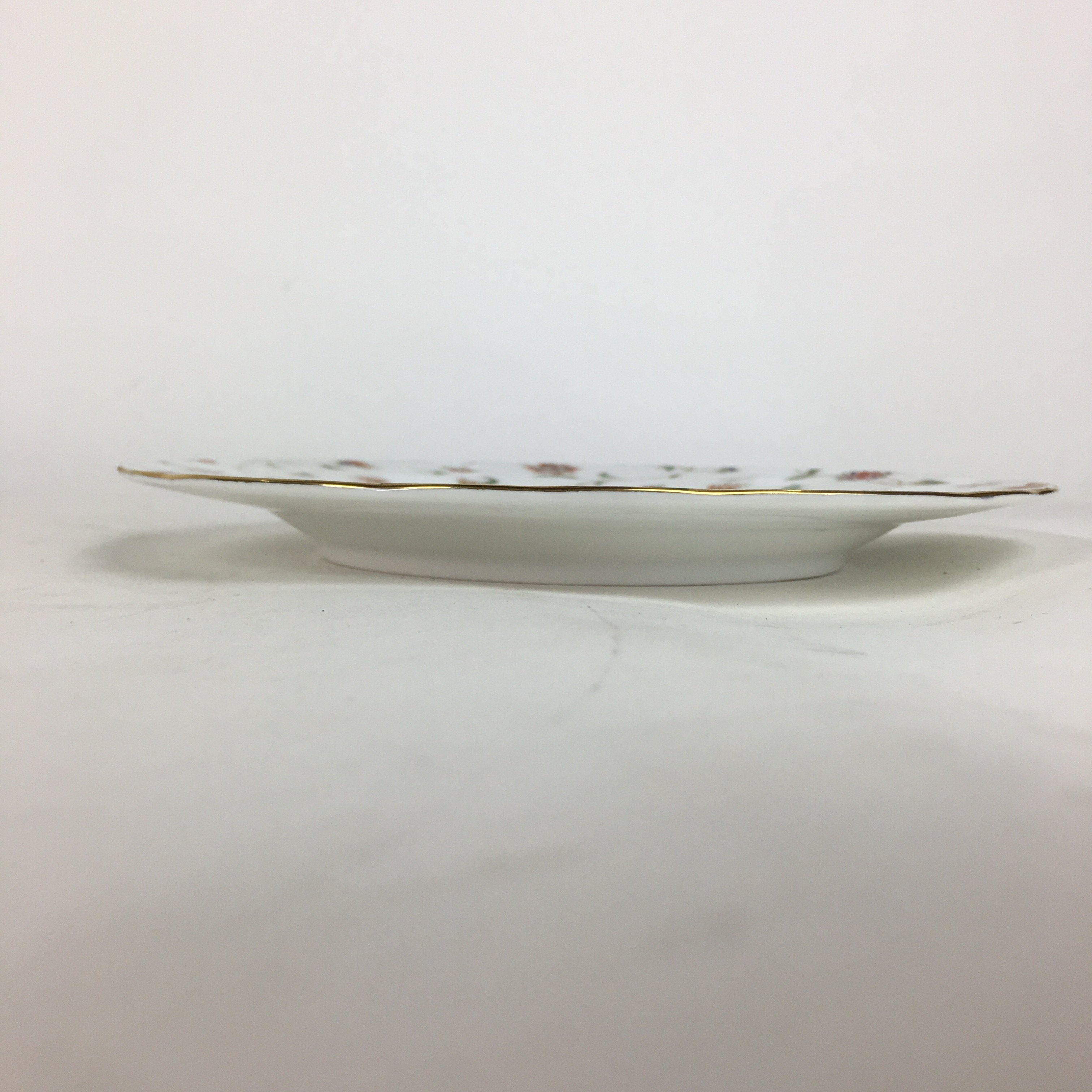 Japanese Porcelain Plate Sara Vtg Richfield Tachikichi Flower Pattern White QT12