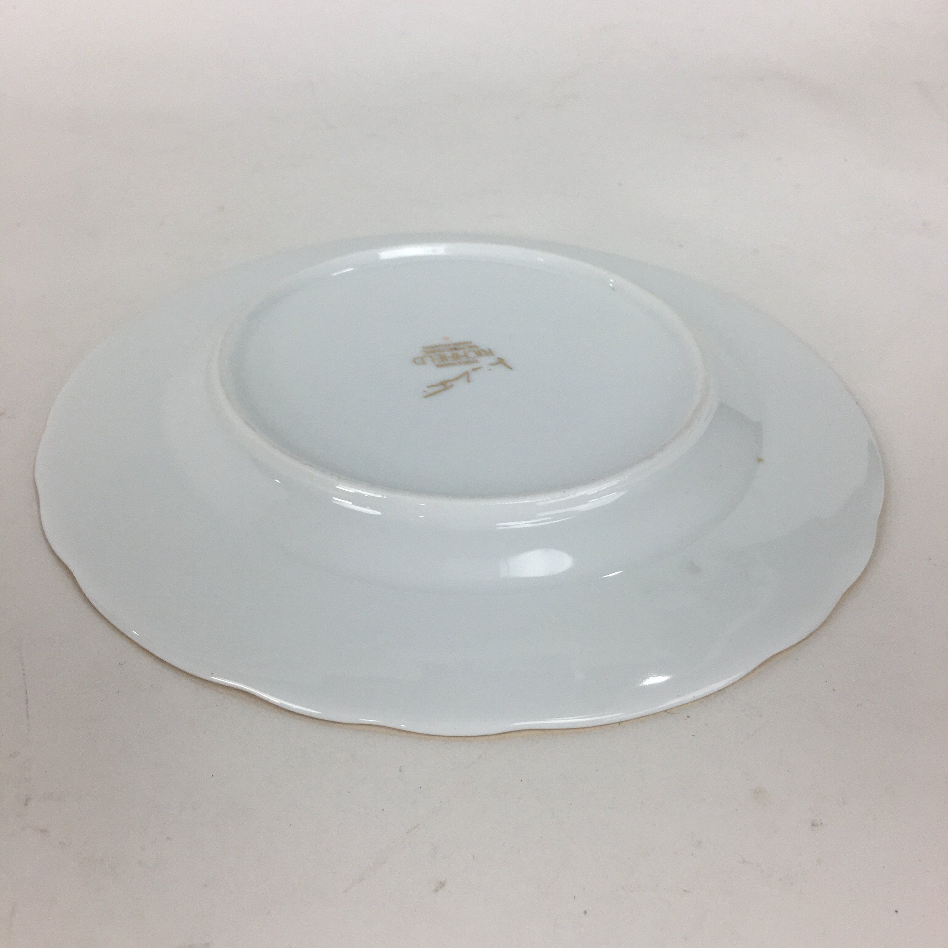 Japanese Porcelain Plate Sara Vtg Richfield Tachikichi Flower Pattern White QT12