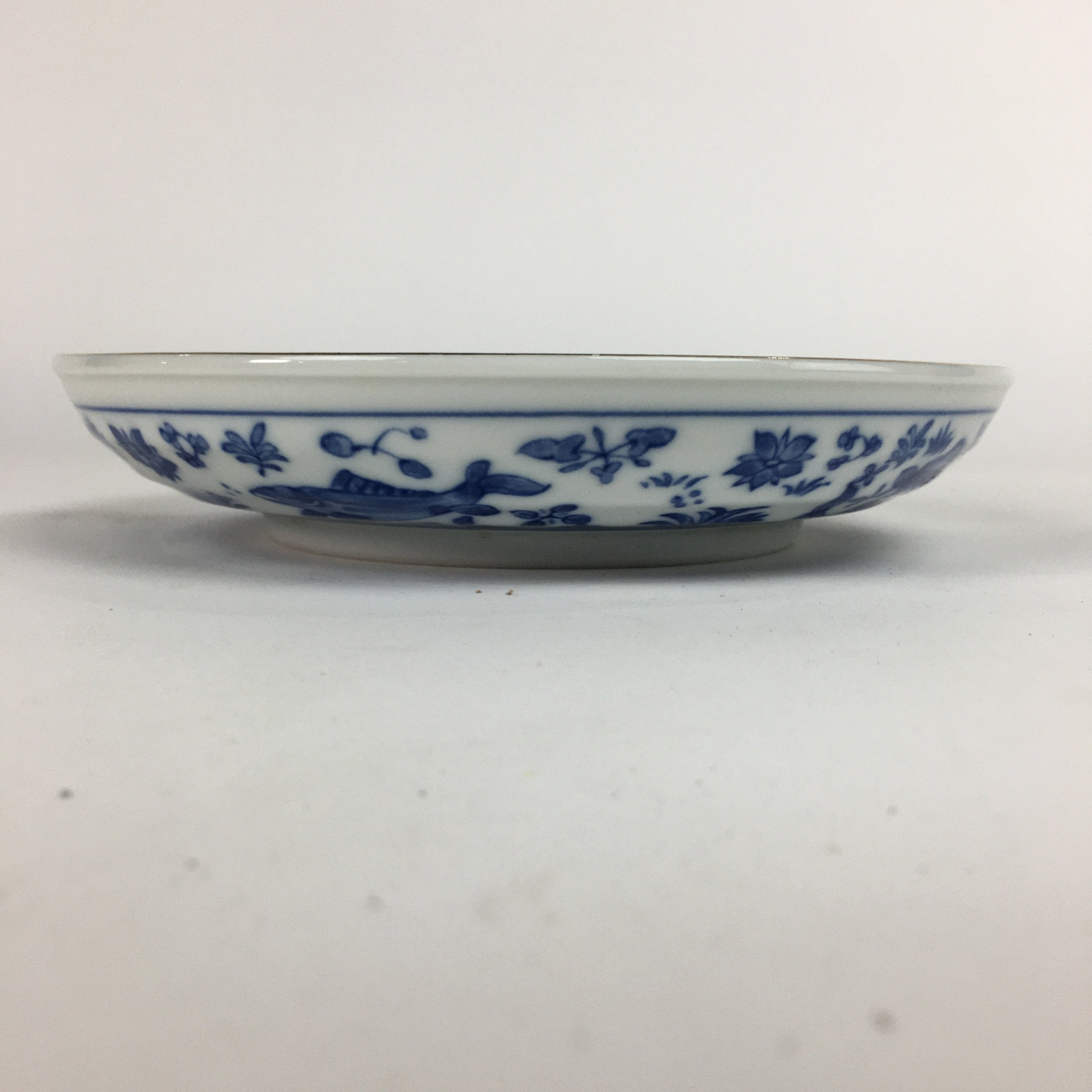 Japanese Porcelain Plate Vtg Blue Sometsuke Carp White Round Sara PP515