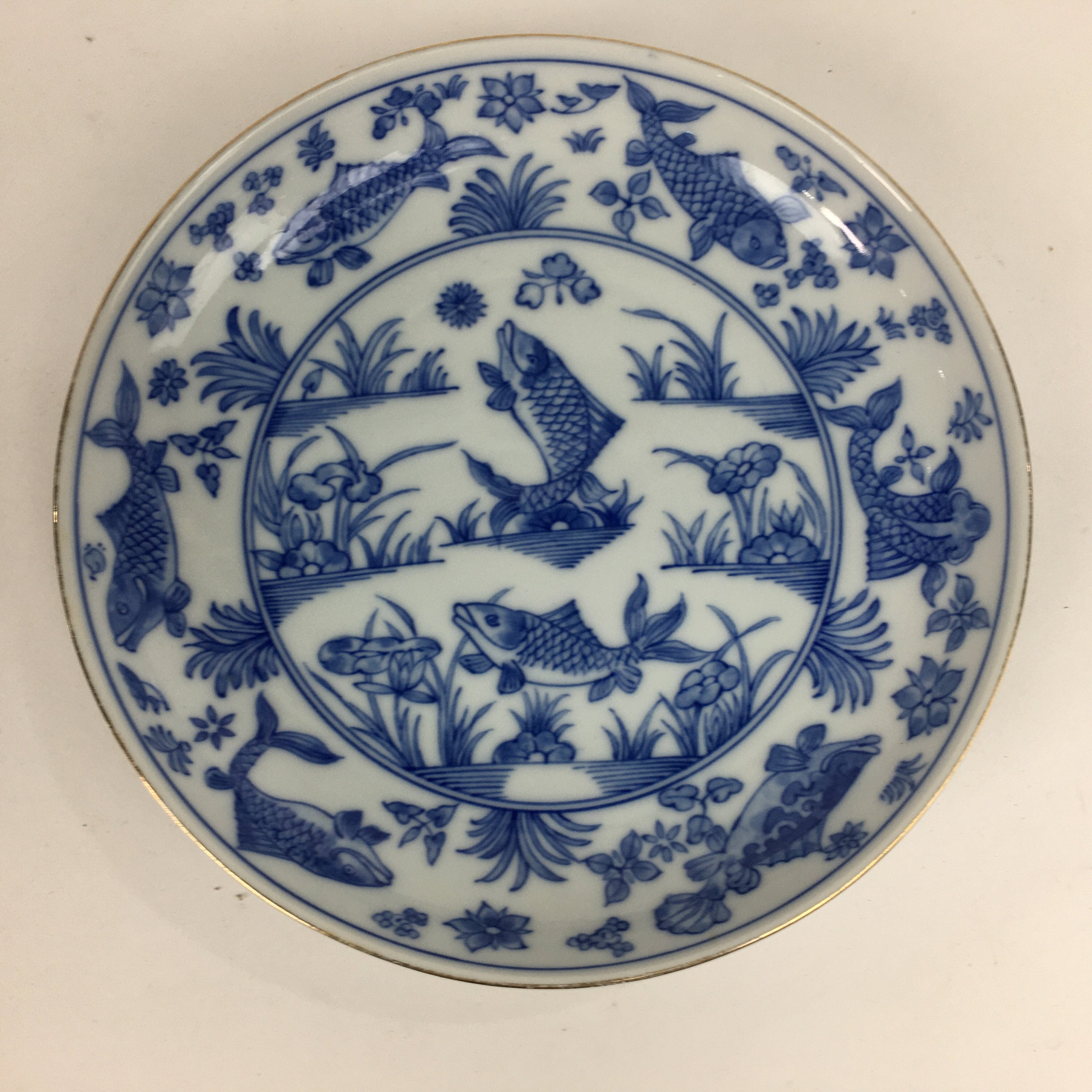 Japanese Porcelain Plate Vtg Blue Sometsuke Carp White Round Sara PP515