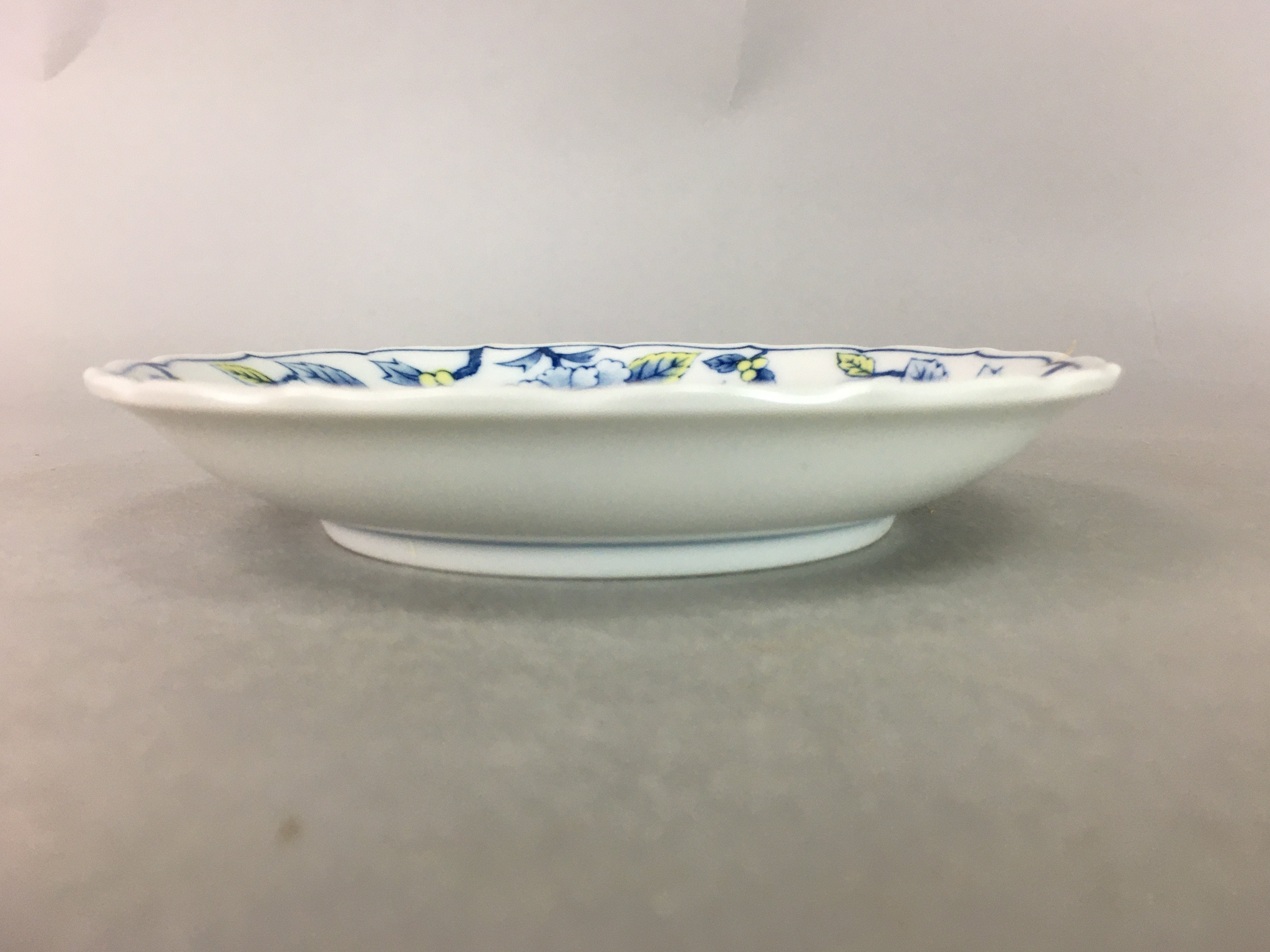 ※ ＊Ohanabatake ＊ 様※T. japan pierrottunic Japanese Porcelain Plate Vtg Blue White Yellow Floral Tachikichi