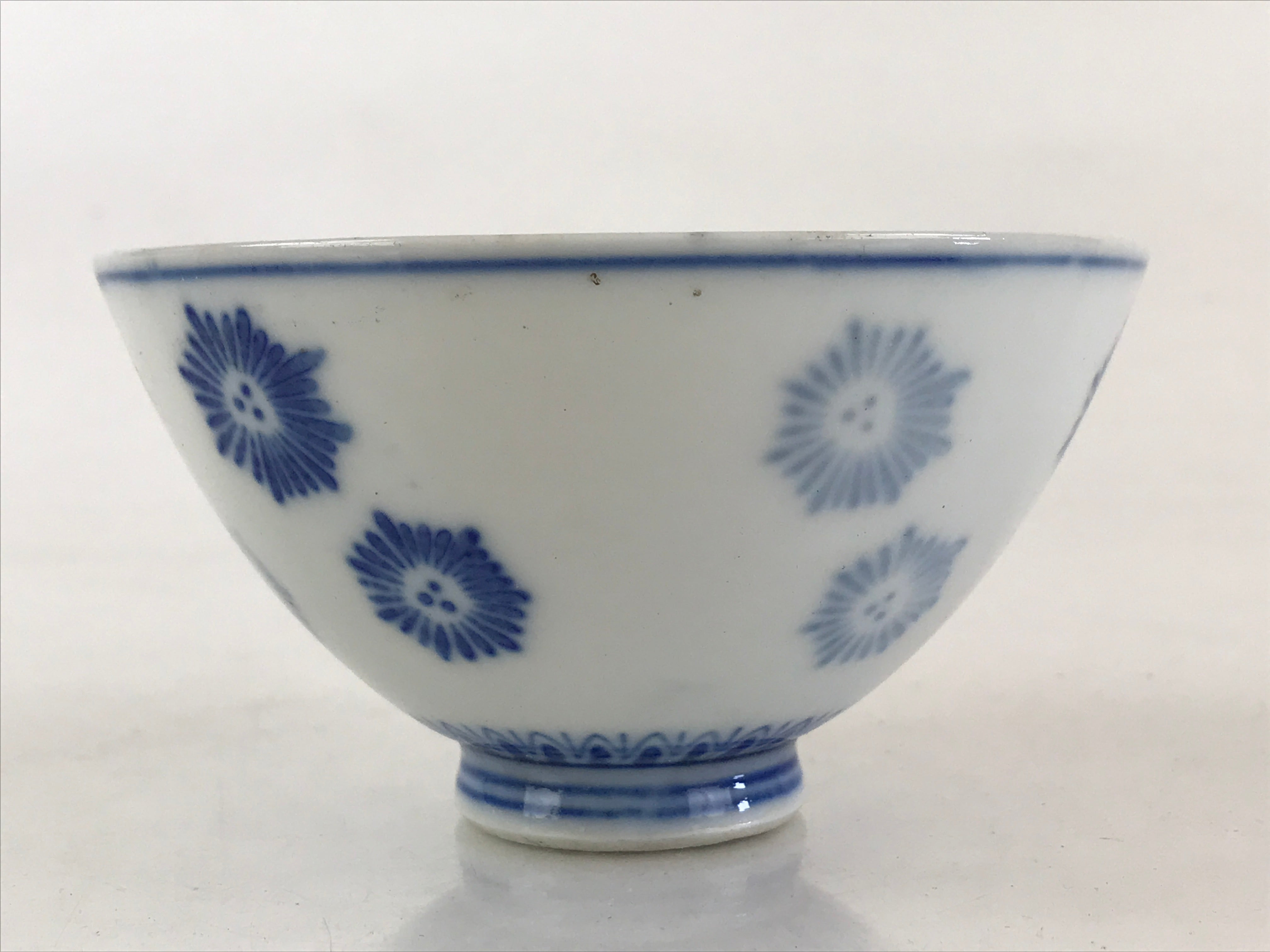 Japanese Porcelain Rice Bowl Vtg Blue Sometsuke Floral Pattern White Chawan PY26