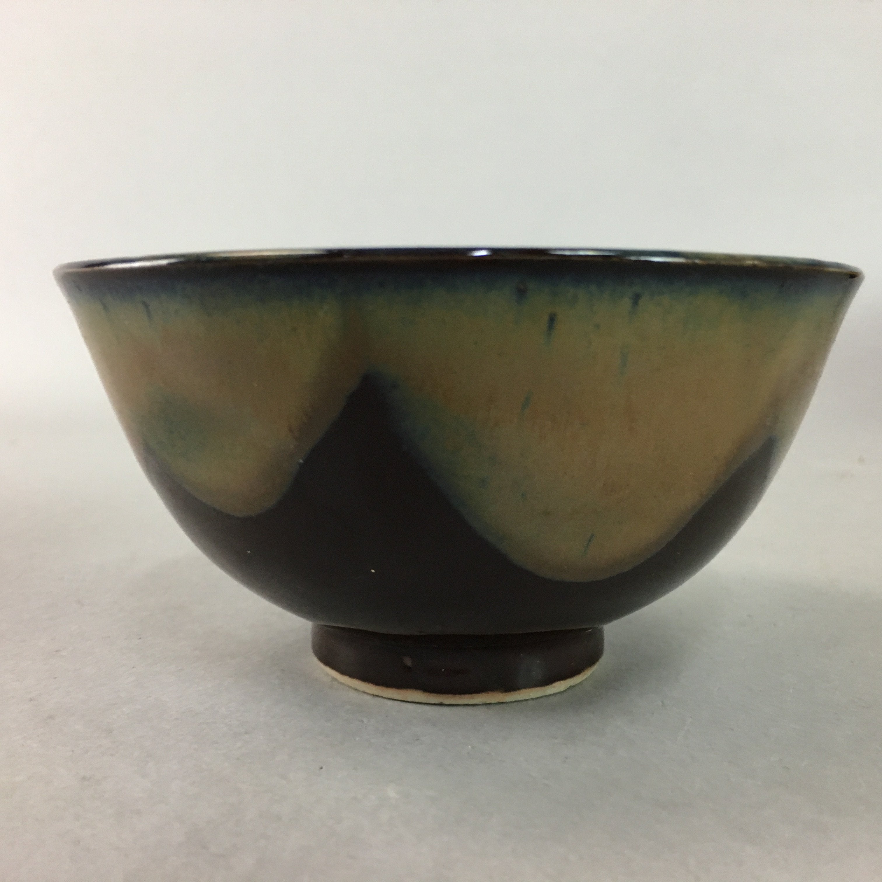 Japanese Porcelain Rice Bowl Vtg Brown Chawan Shiny Smooth Flowing PT774