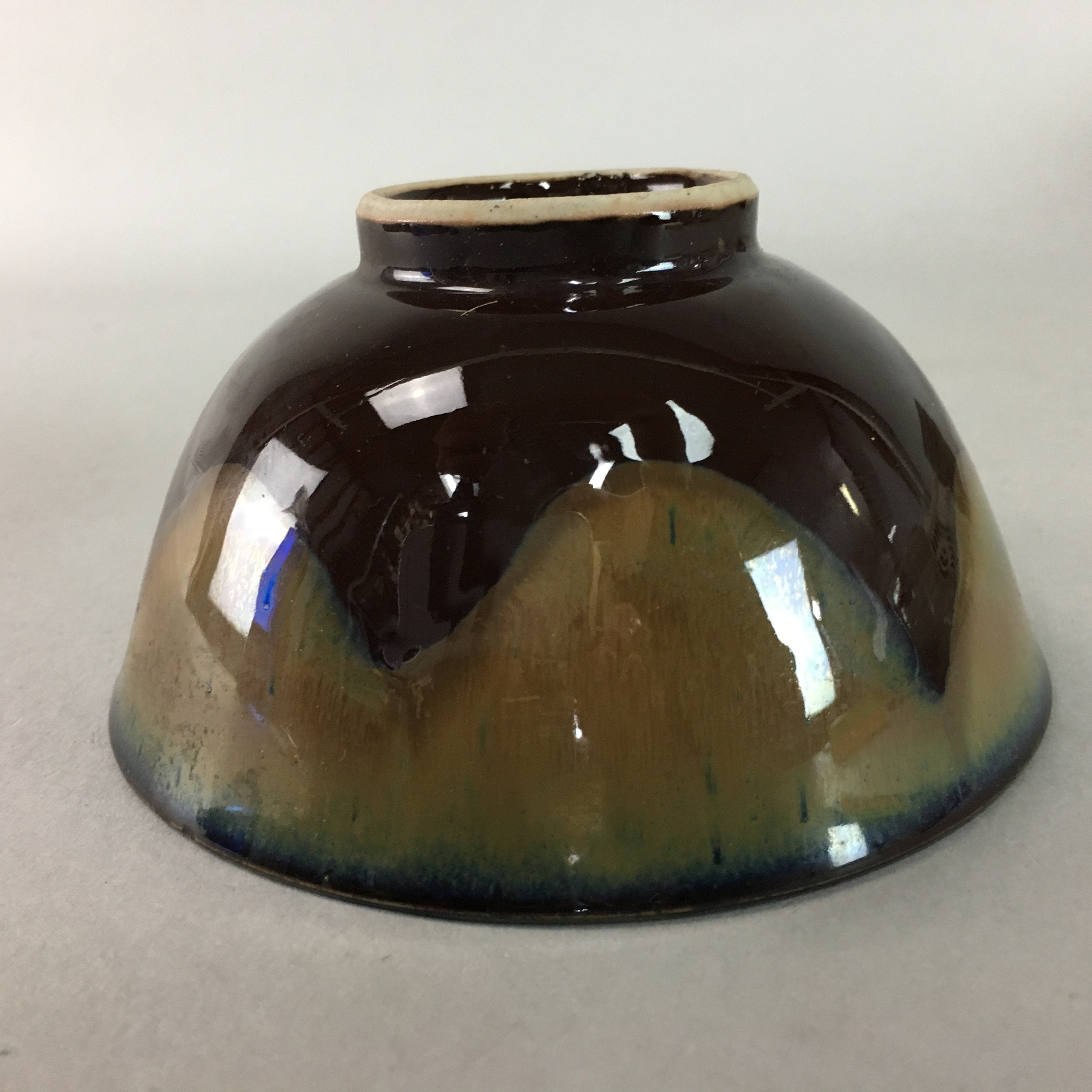 Japanese Porcelain Rice Bowl Vtg Brown Chawan Shiny Smooth Flowing PT774