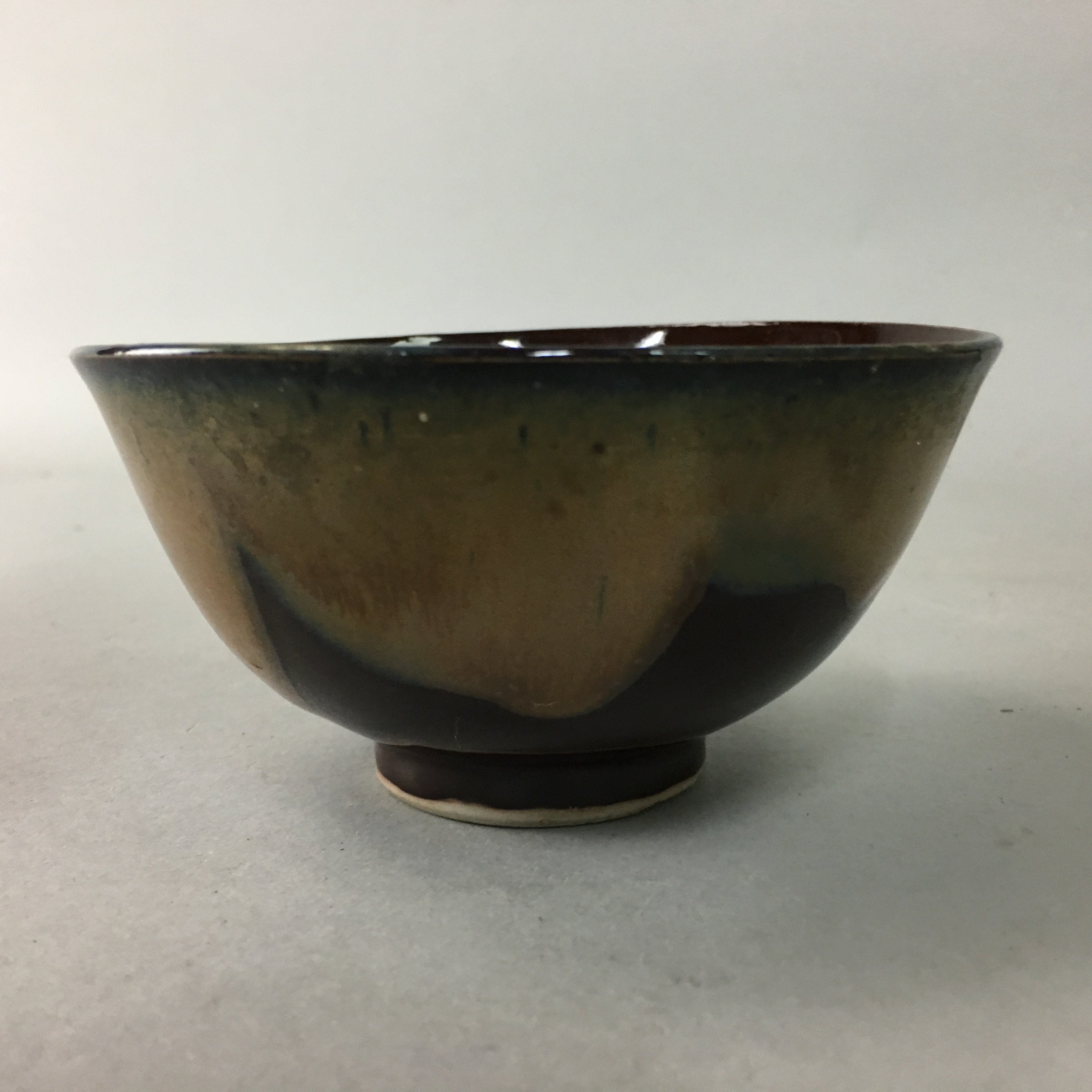 Japanese Porcelain Rice Bowl Vtg Brown Chawan Shiny Smooth Flowing PT775