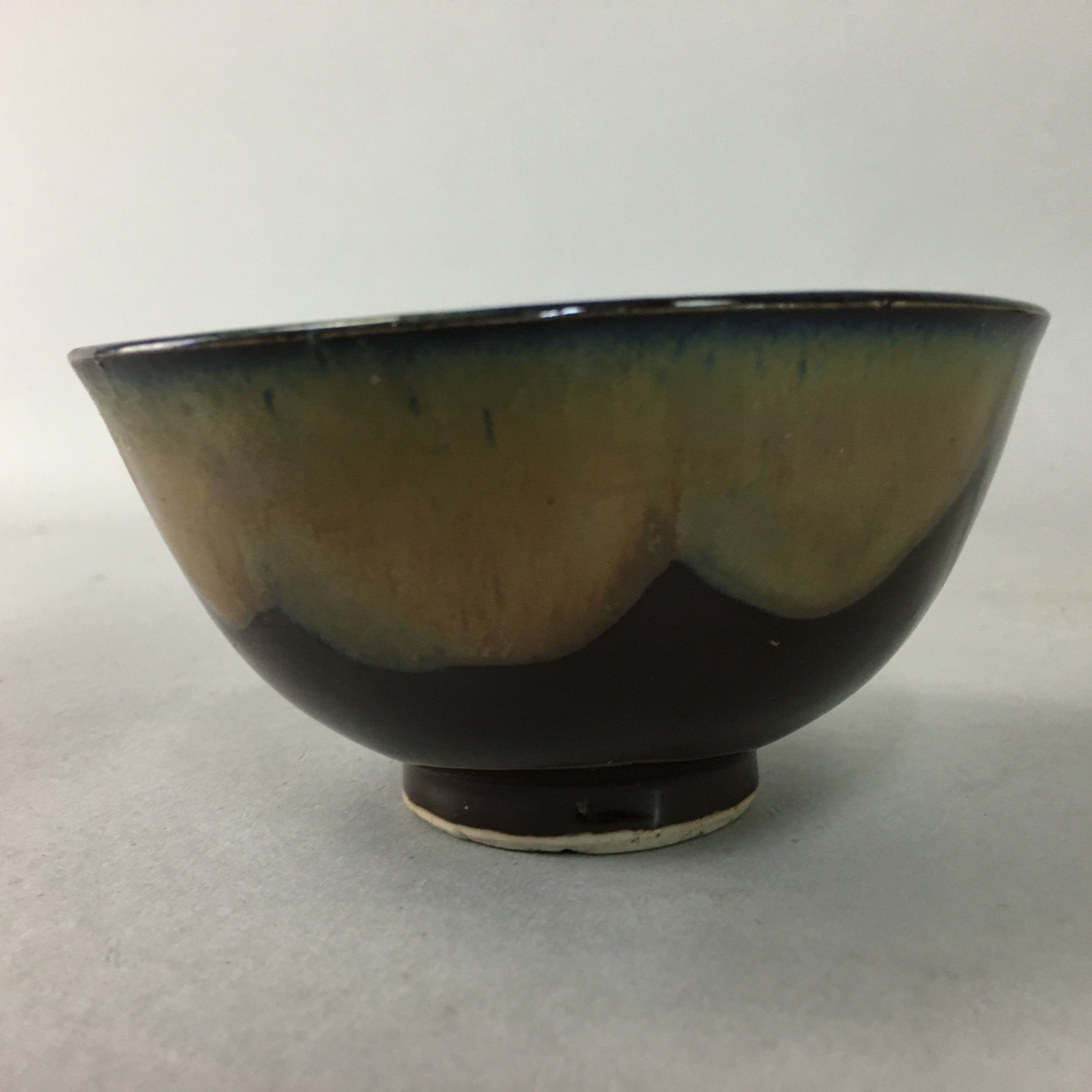 Japanese Porcelain Rice Bowl Vtg Brown Chawan Shiny Smooth Flowing PT775