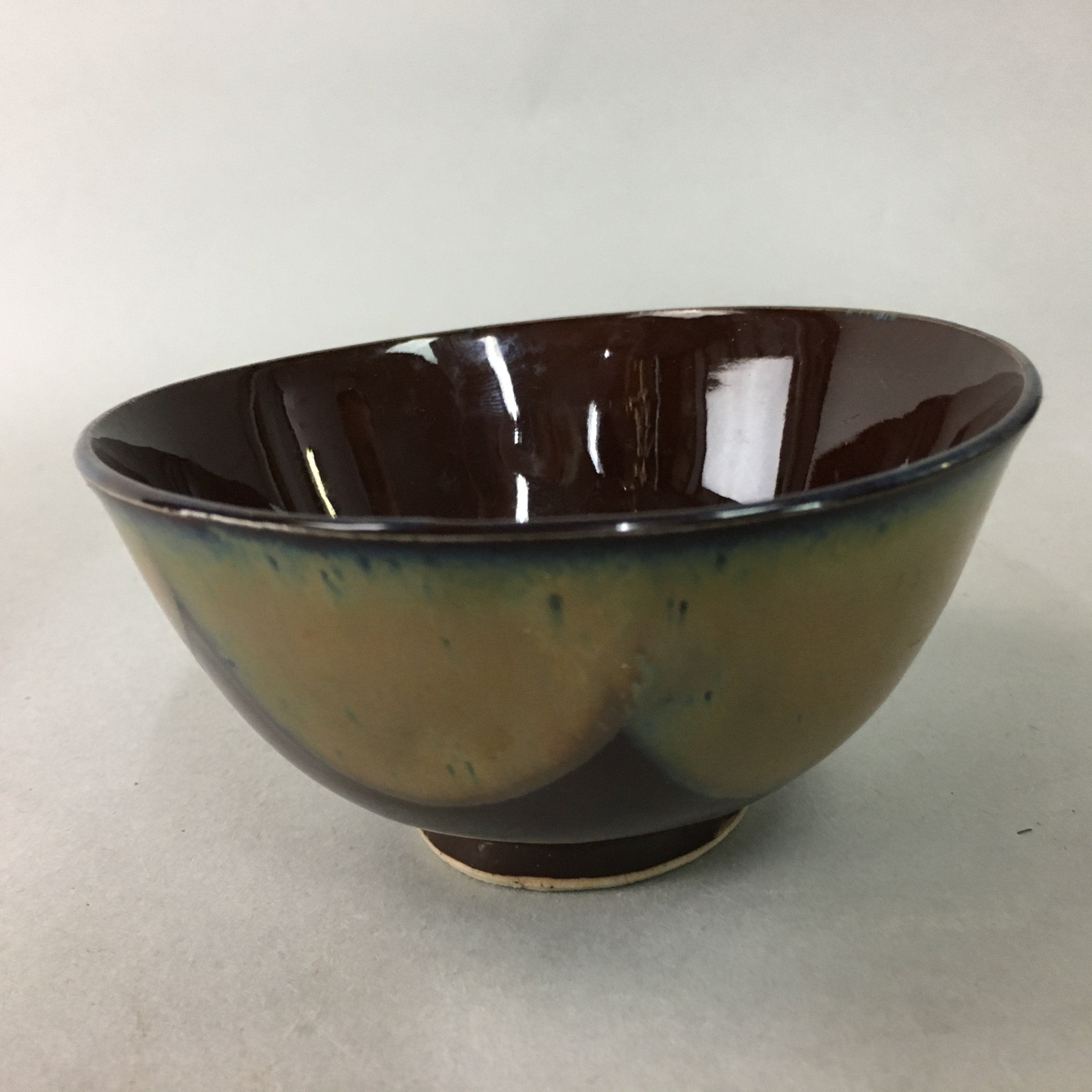 Japanese Porcelain Rice Bowl Vtg Brown Chawan Shiny Smooth Flowing PT775