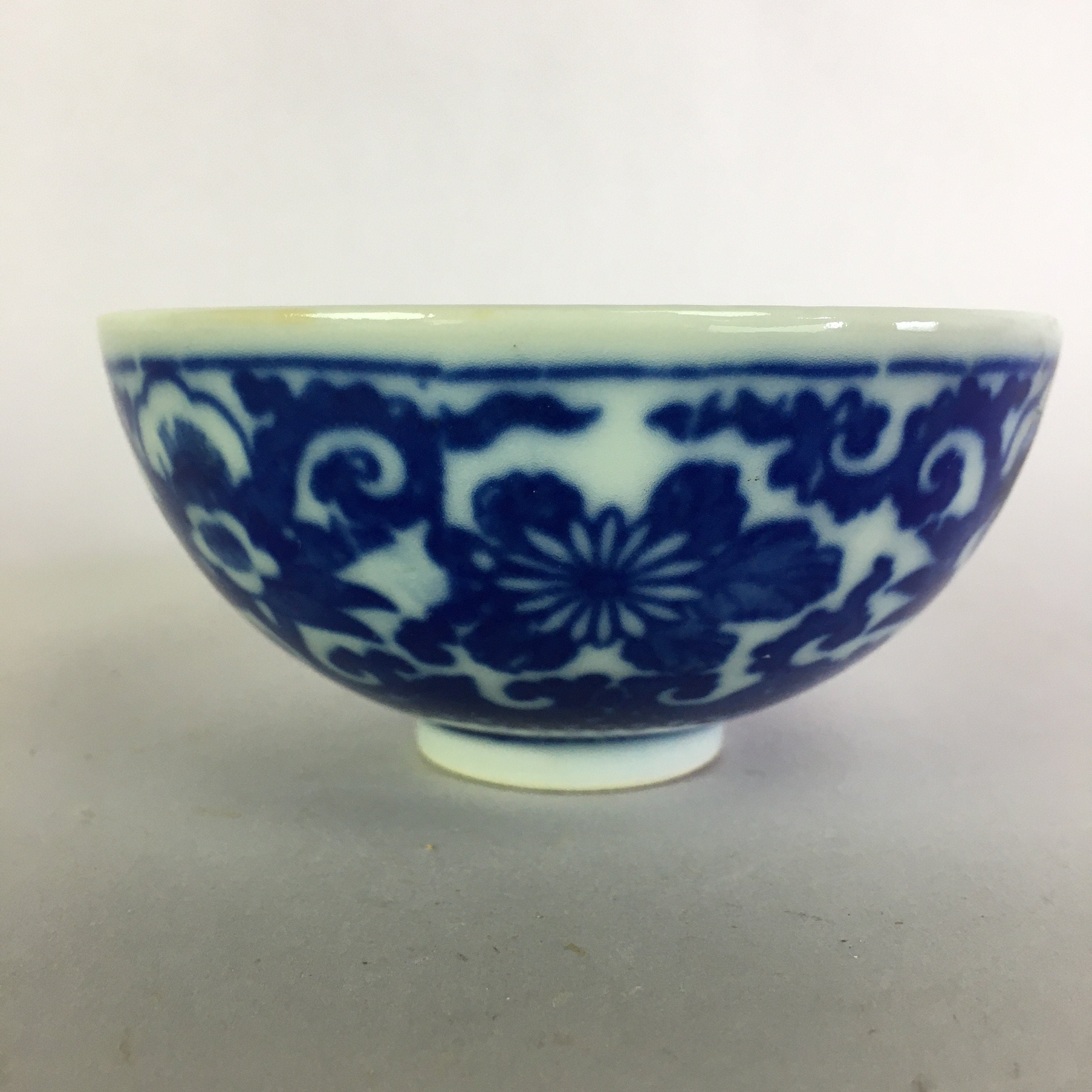 Japanese Porcelain Rice Bowl Vtg Chawan Blue White Flower Sometsuke PP475