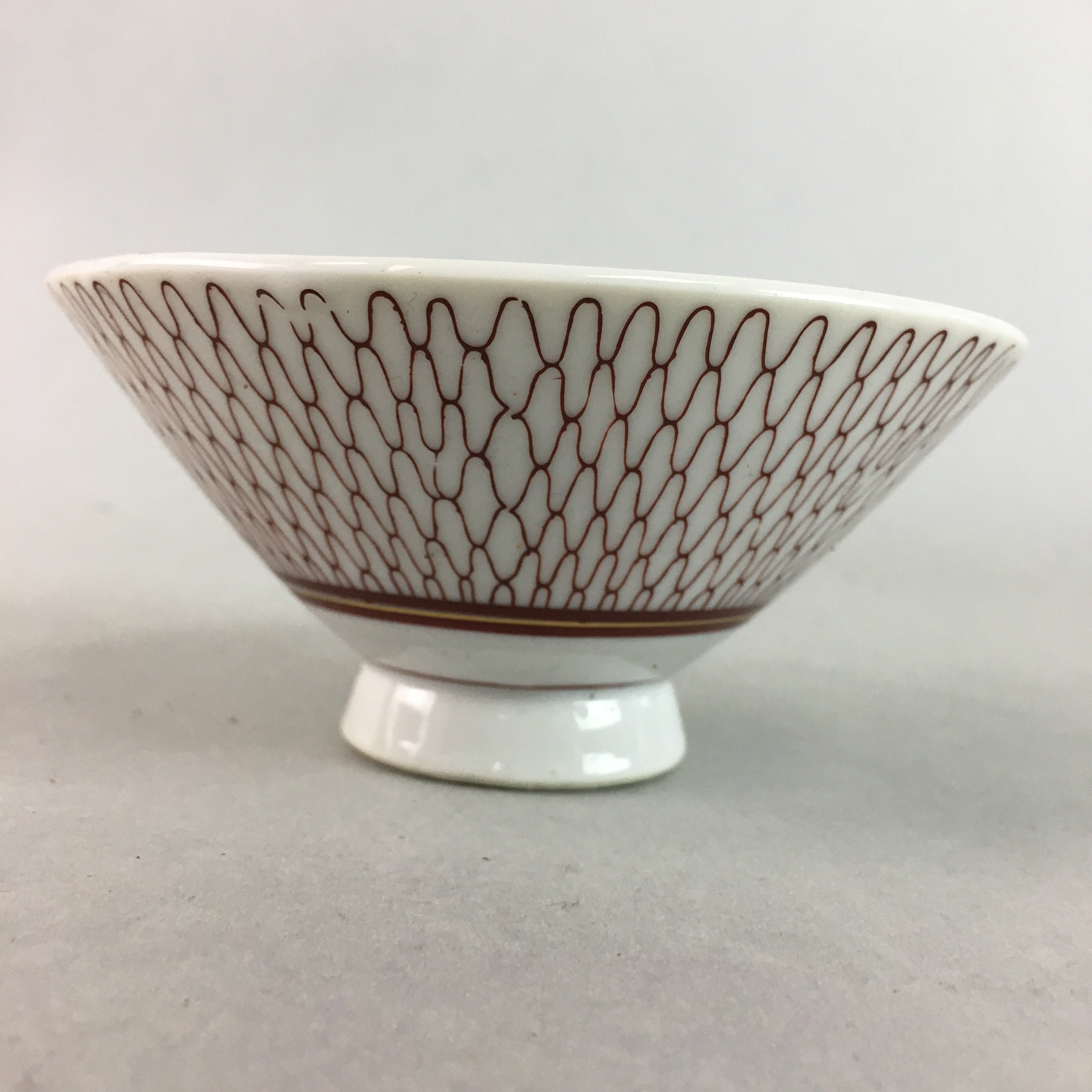 Japanese Porcelain Rice Bowl Vtg Chawan Red Geometric Net Pattern PP183