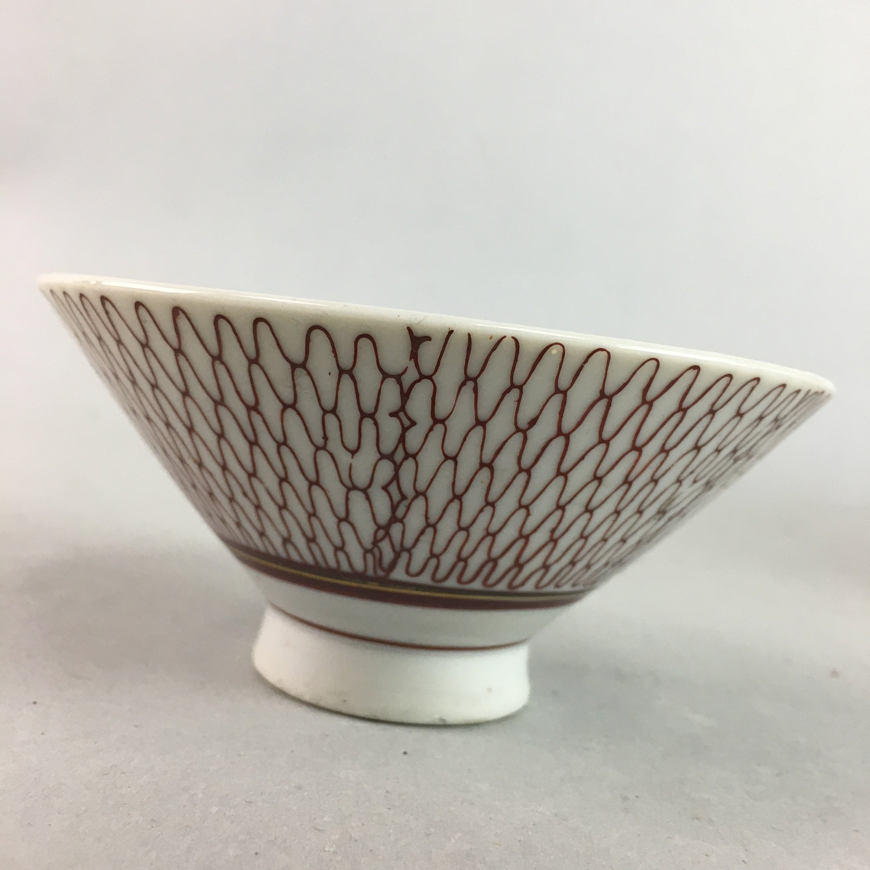 Japanese Porcelain Rice Bowl Vtg Chawan Red Geometric Net Pattern PP187