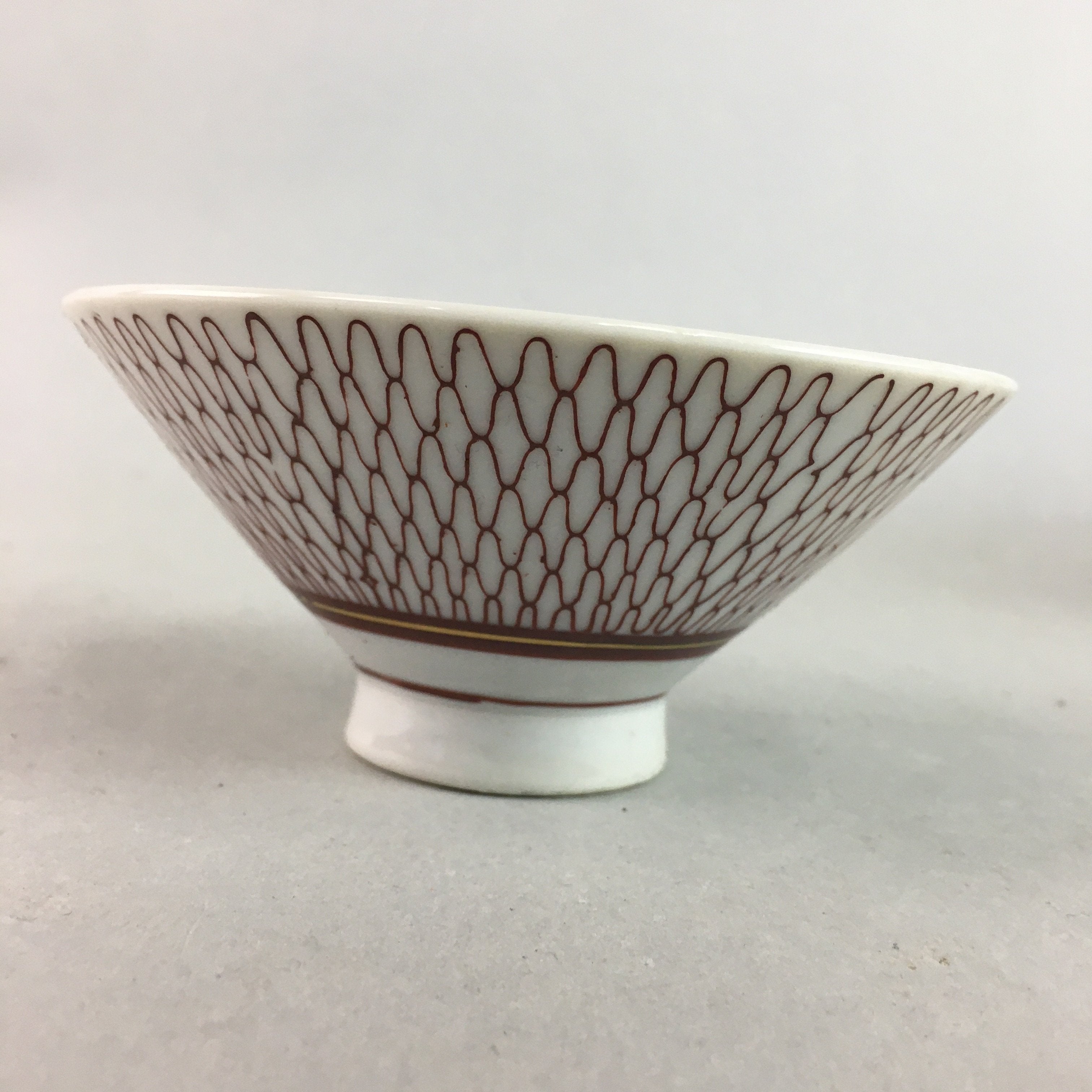 Japanese Porcelain Rice Bowl Vtg Chawan Red Geometric Net Pattern PP187