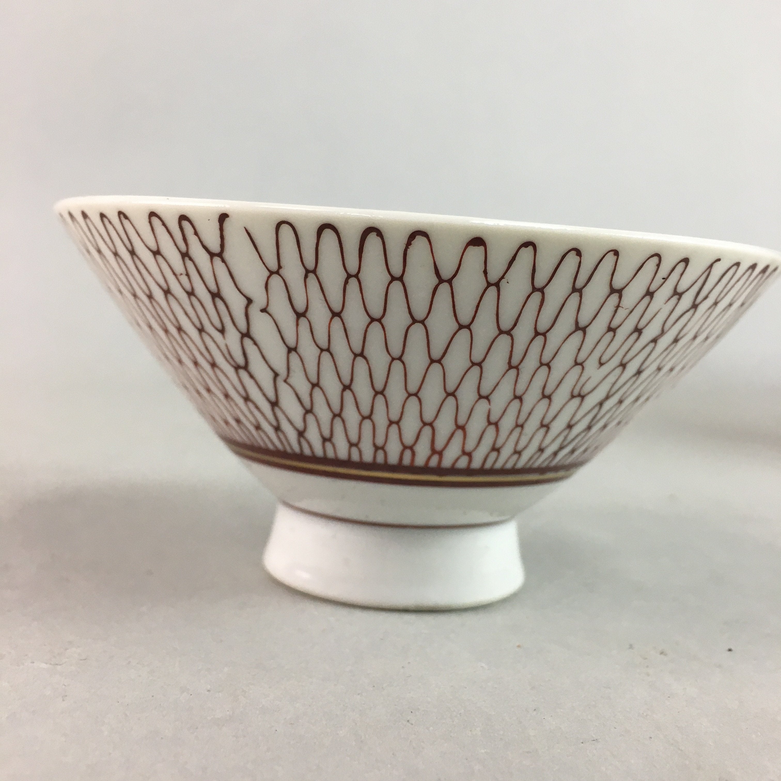 Japanese Porcelain Rice Bowl Vtg Chawan Red Geometric Net Pattern PP188