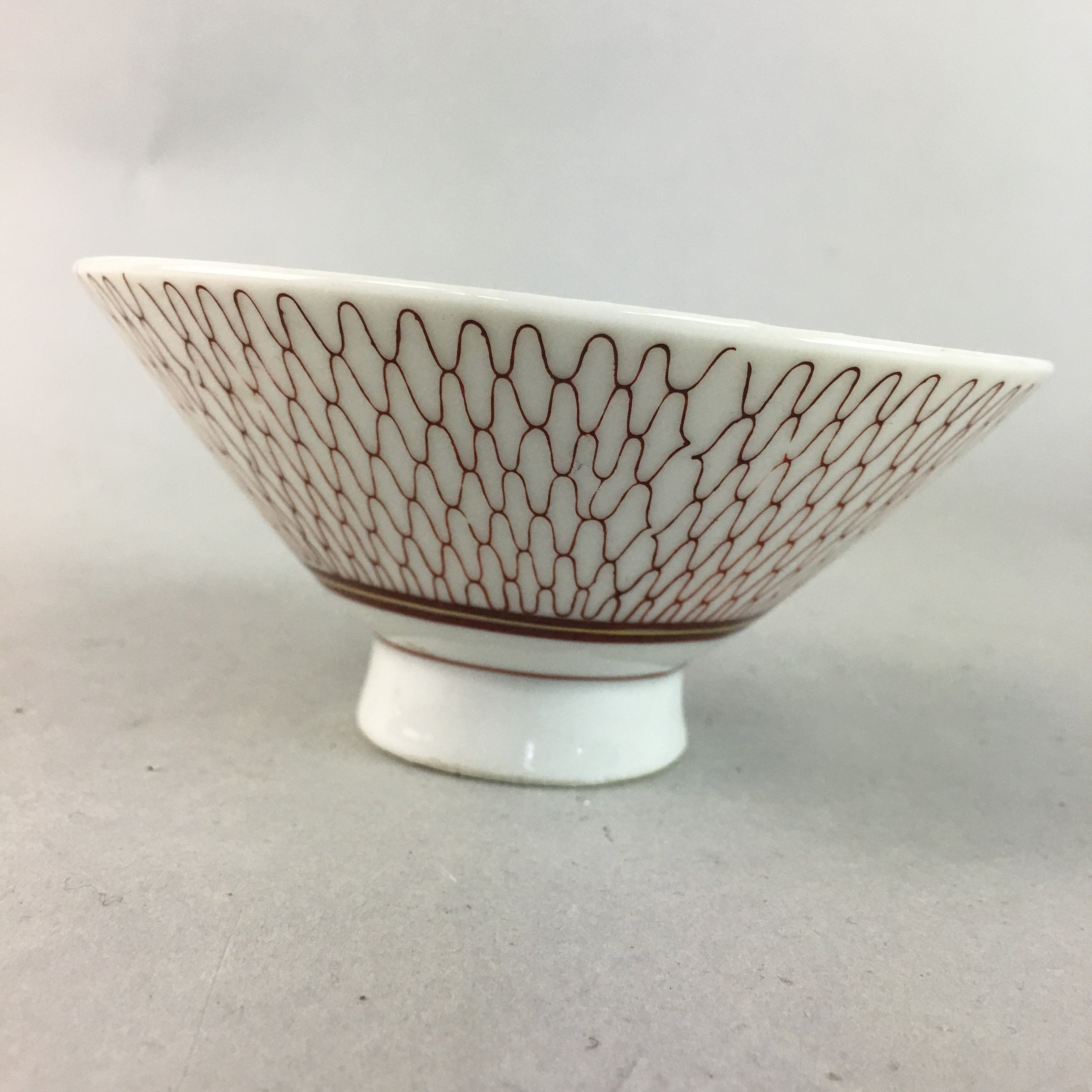 Japanese Porcelain Rice Bowl Vtg Chawan Red Geometric Net Pattern PP190