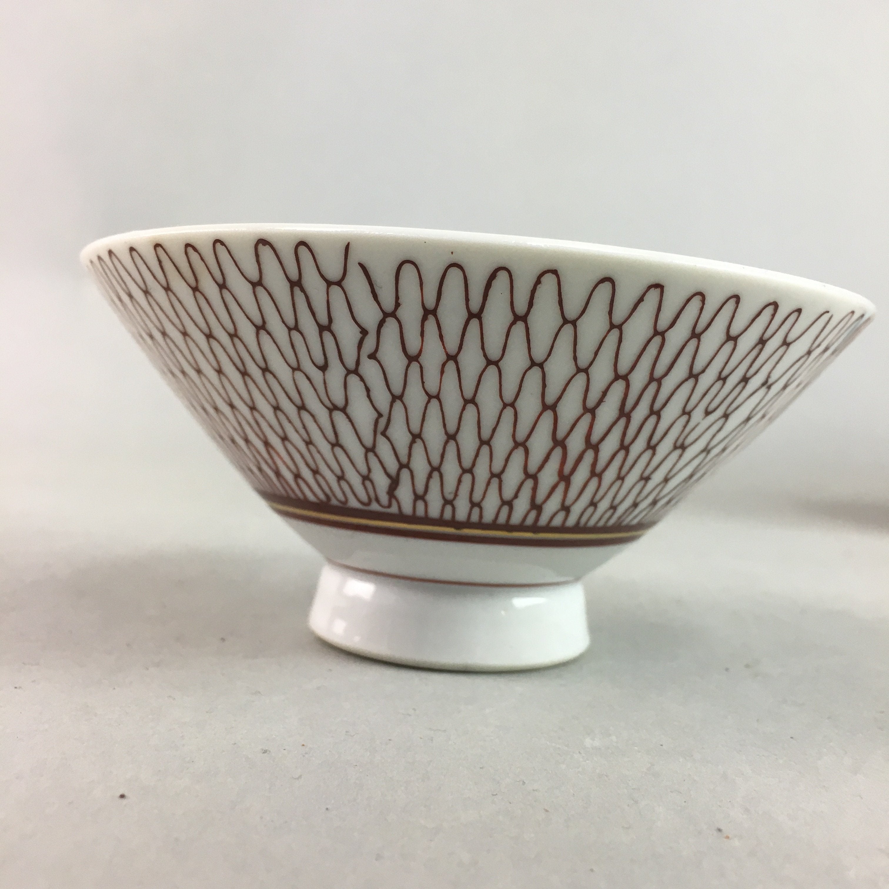 Japanese Porcelain Rice Bowl Vtg Chawan Red Geometric Net Pattern PP191