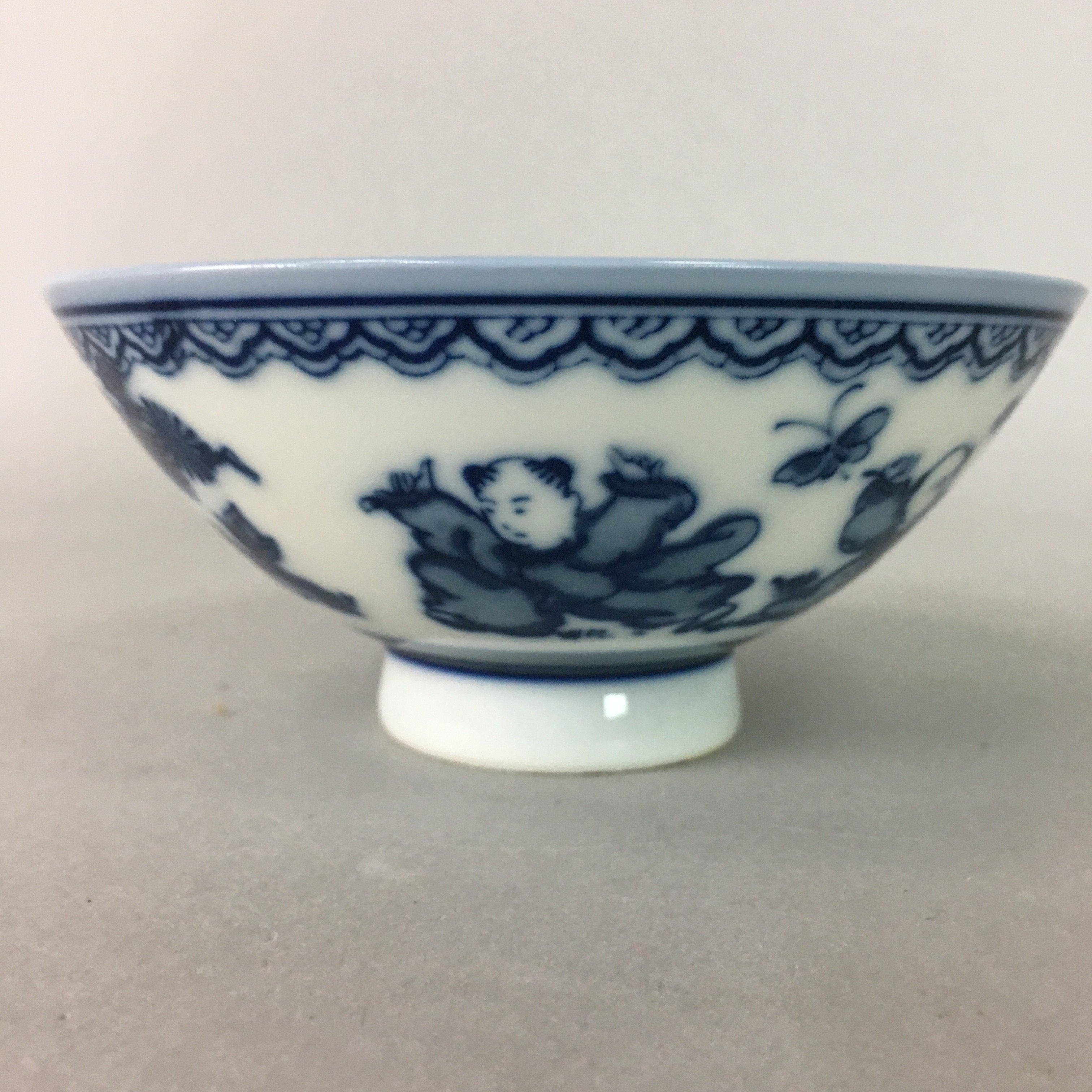 https://chidorivintage.com/cdn/shop/products/Japanese-Porcelain-Rice-Bowl-Vtg-Sometsuke-Blue-White-Child-Karako-PP69-2_8a61bd10-a78b-4181-88fd-0f7b2c2fa07b.jpg?v=1629331702