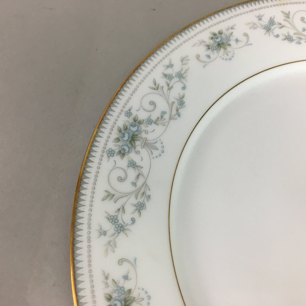 Japanese Porcelain Round Plate Vtg Noritake White Blue Floral QT75
