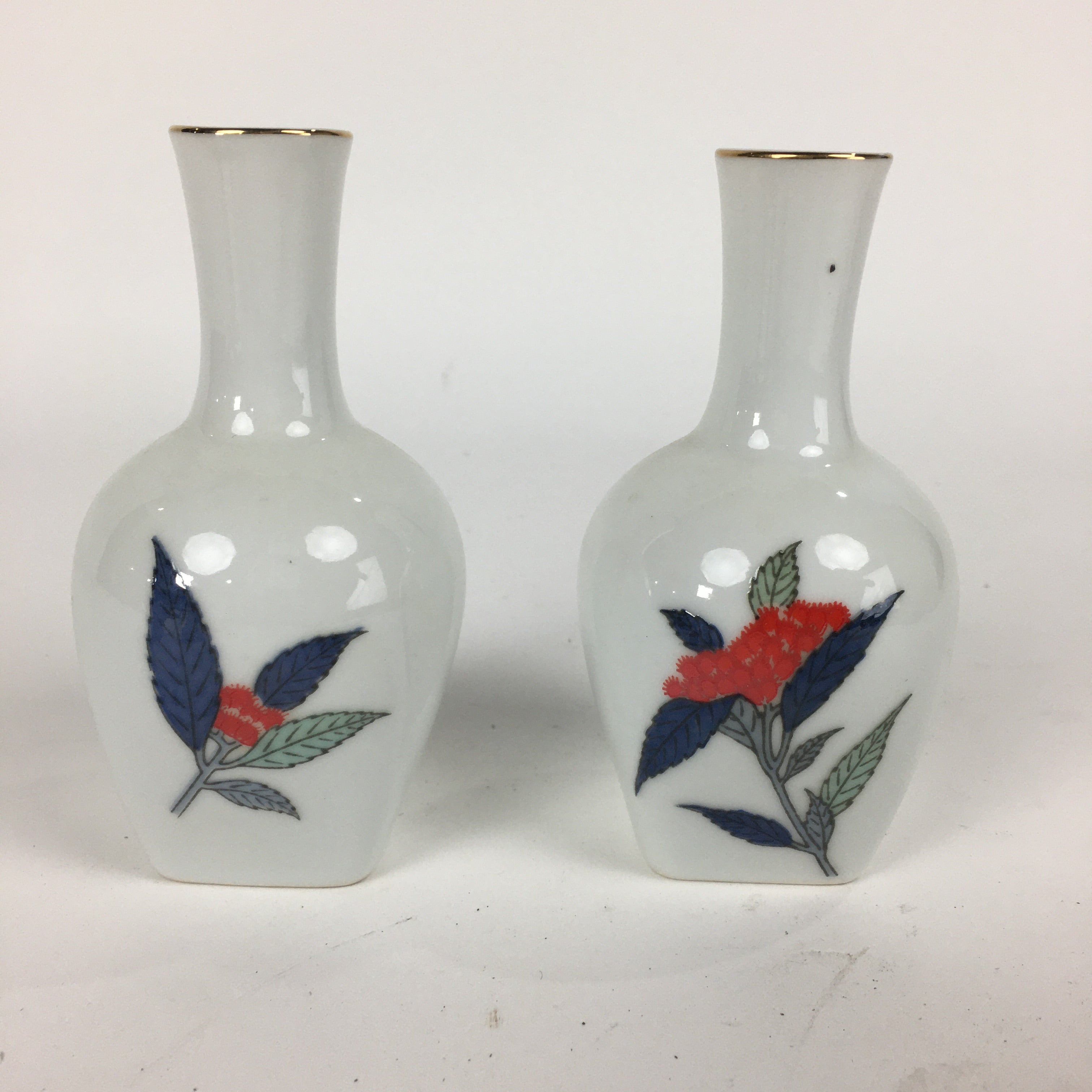 Japanese Porcelain Sake Bottle Cup Set Vtg Guinomi Sakezuki Tokkuri White TS326