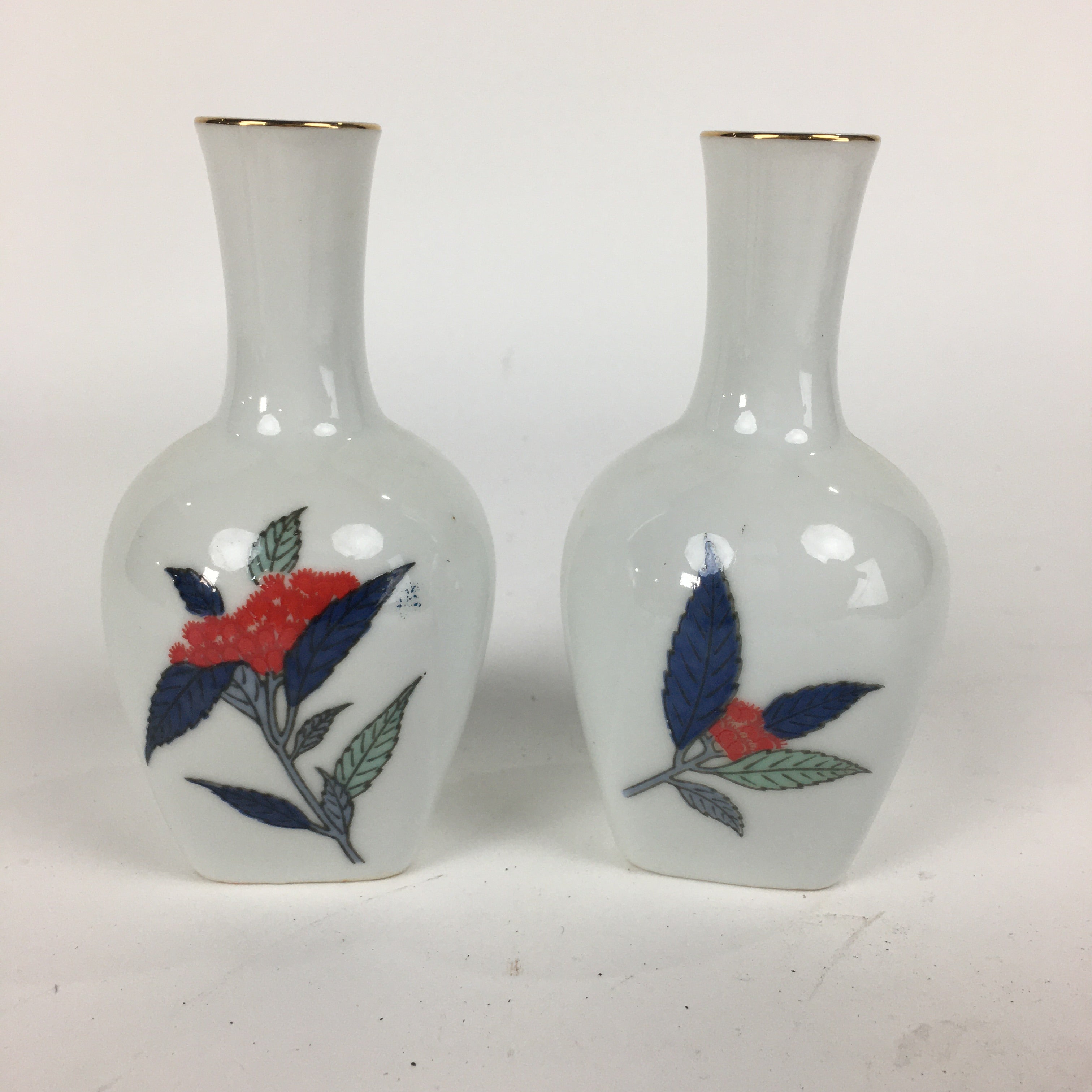 Japanese Porcelain Sake Bottle Cup Set Vtg Guinomi Sakezuki Tokkuri White TS326