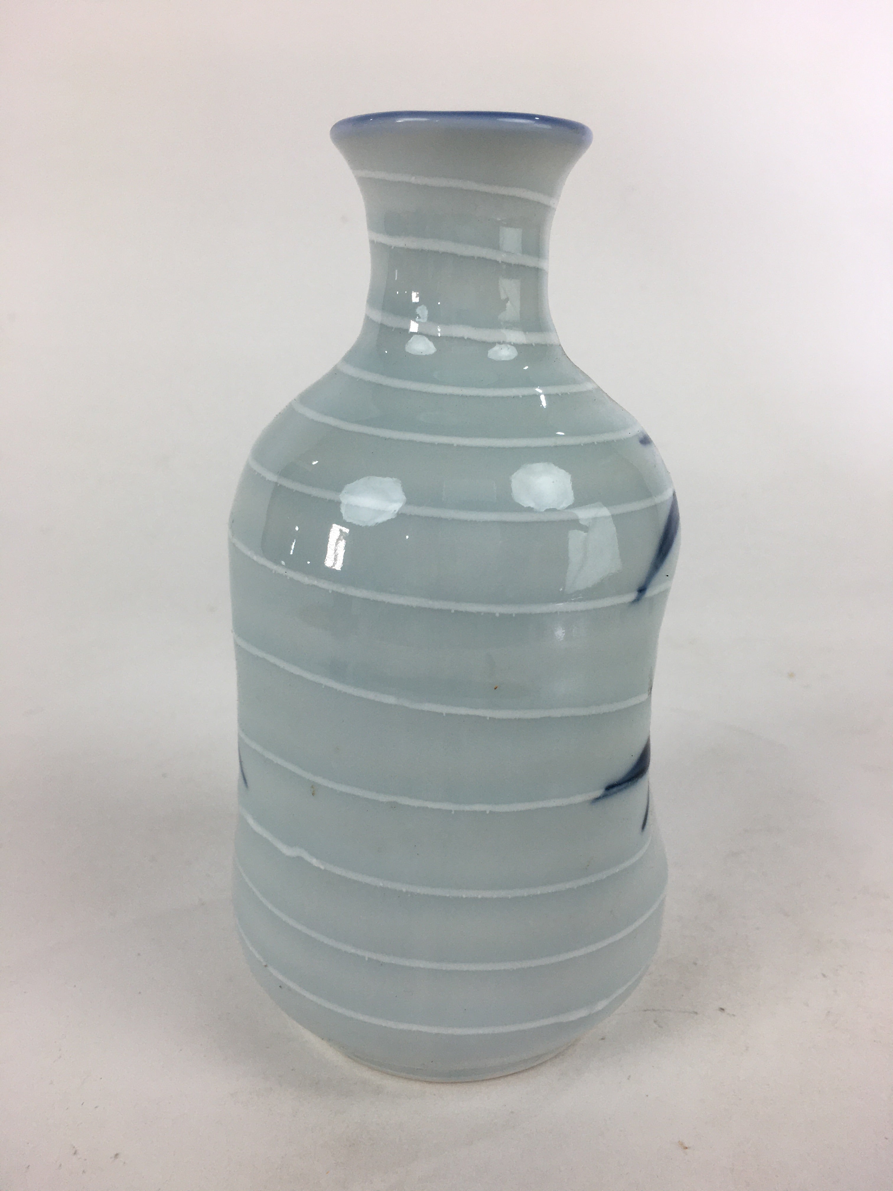 Japanese Porcelain Sake Bottle Vtg Blue Bamboo Dimple Design Tokkuri TS358