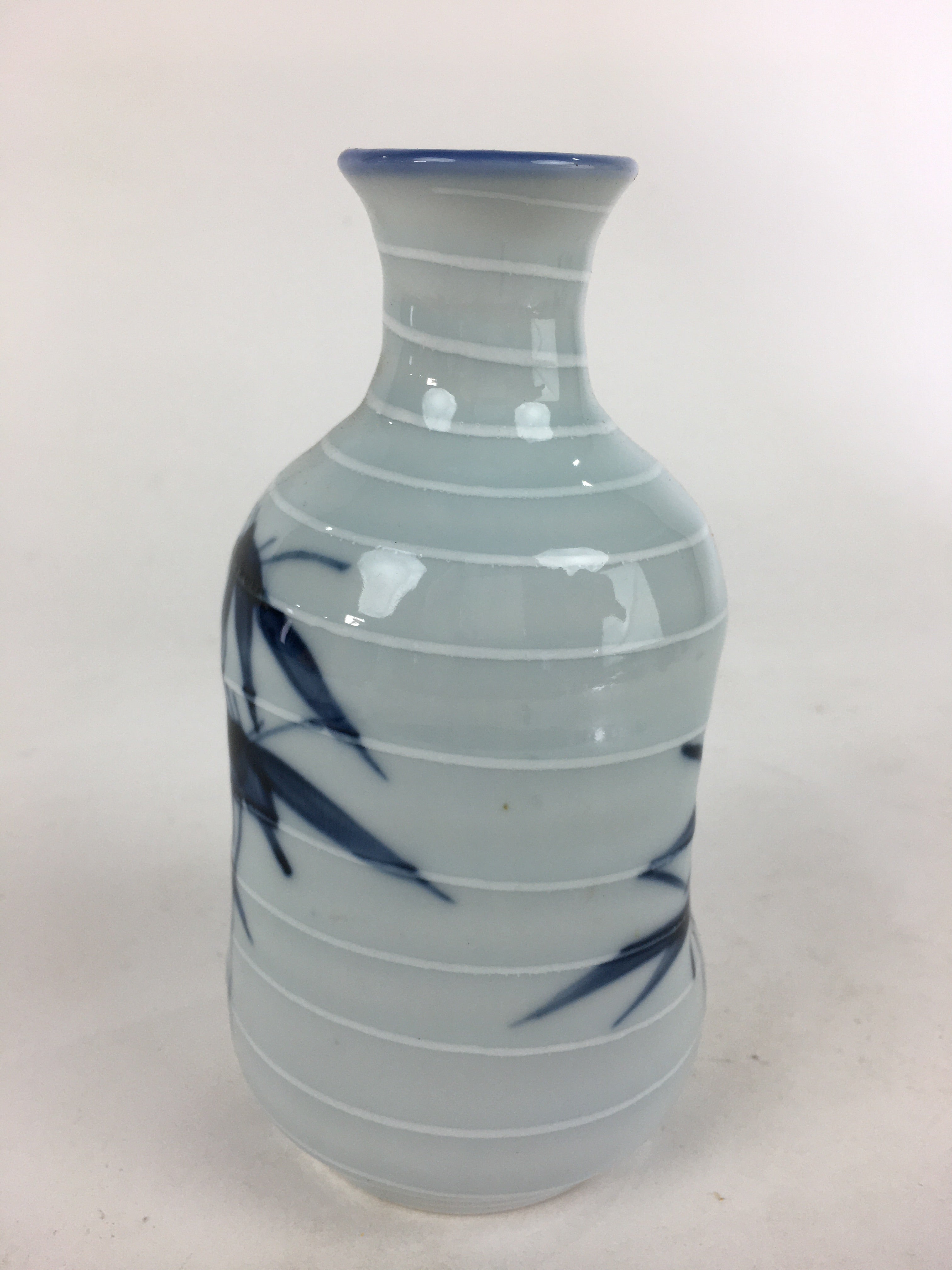 Japanese Porcelain Sake Bottle Vtg Blue Bamboo Dimple Design Tokkuri TS358