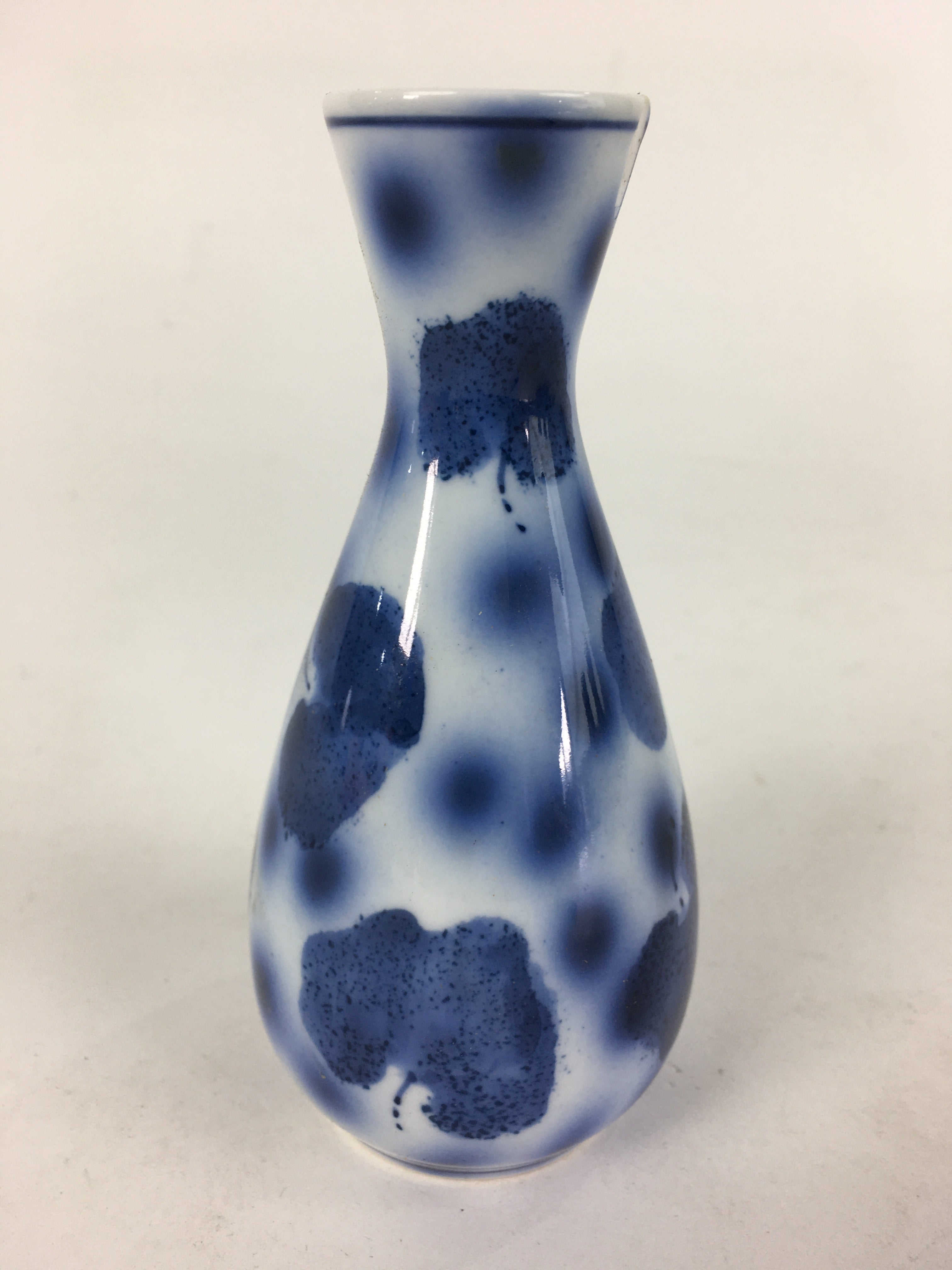 Japanese Porcelain Sake Bottle Vtg Blue Leaf Pattern Design Tokkuri TS379