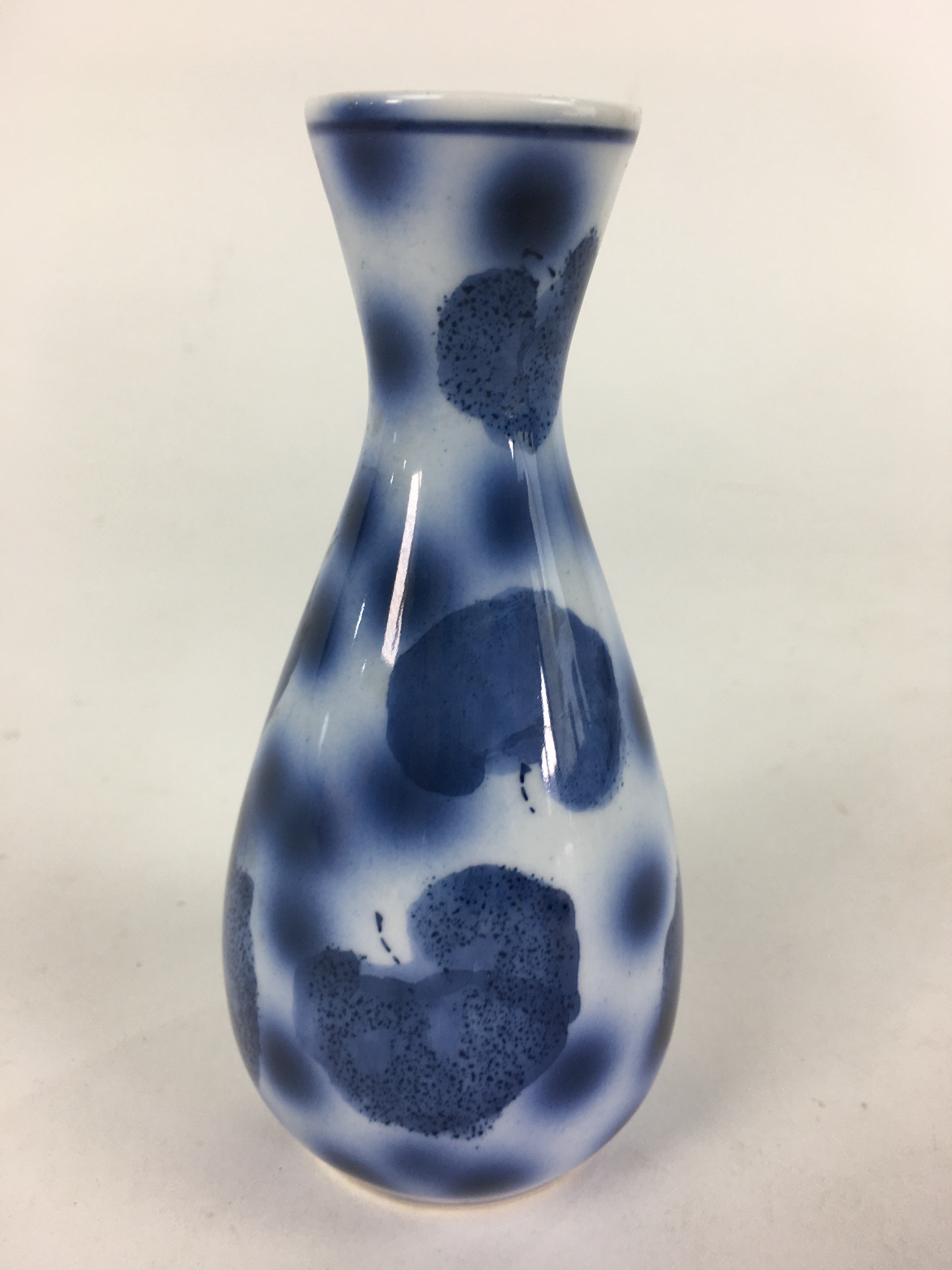 Japanese Porcelain Sake Bottle Vtg Blue Leaf Pattern Design Tokkuri TS380