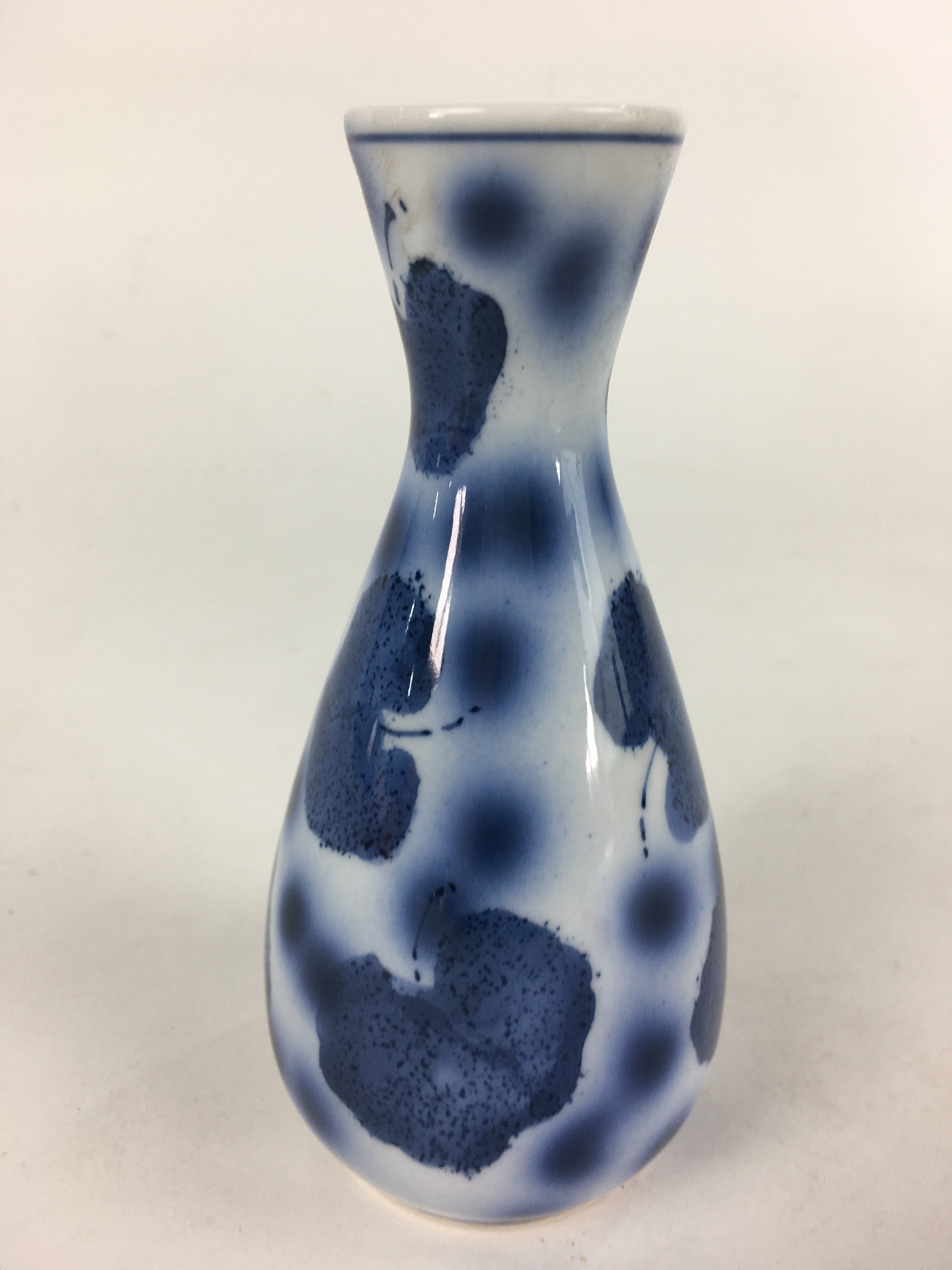 Japanese Porcelain Sake Bottle Vtg Blue Leaf Pattern Design Tokkuri TS383