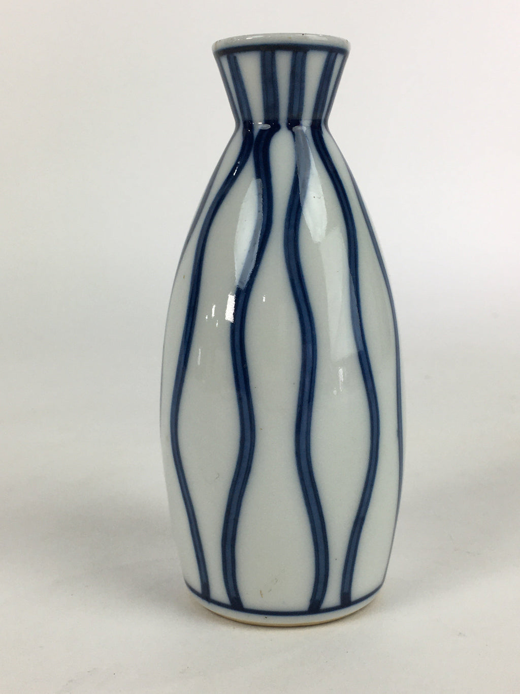 Japanese Porcelain Sake Bottle Vtg Blue Lines Design Tokkuri White TS393