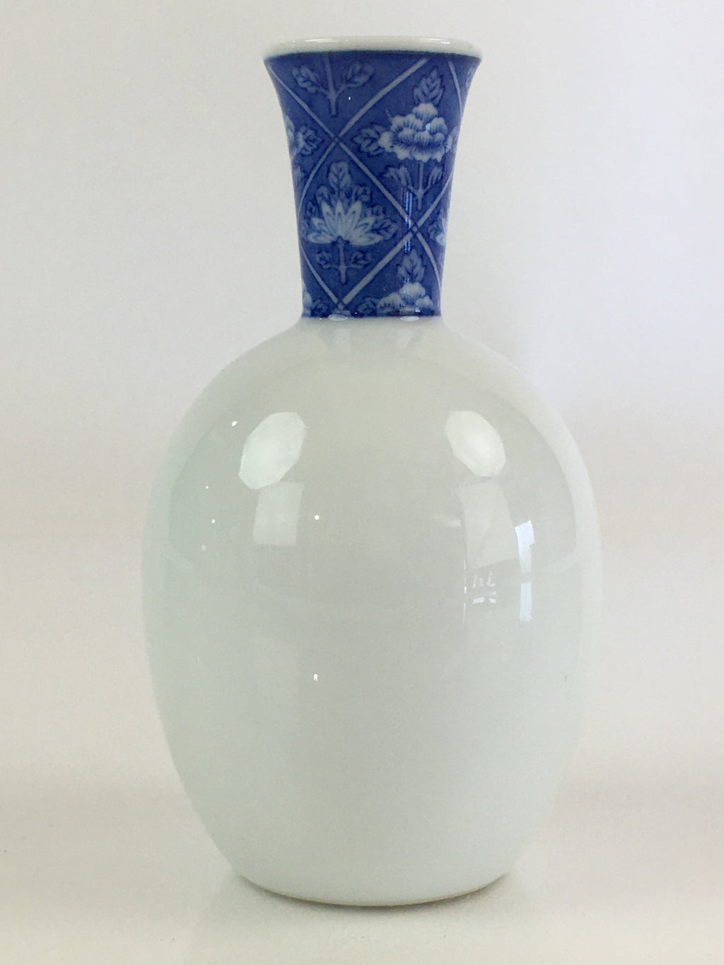 Japanese Porcelain Sake Bottle Vtg Blue Sometsuke Flower Tokkuri White TS431