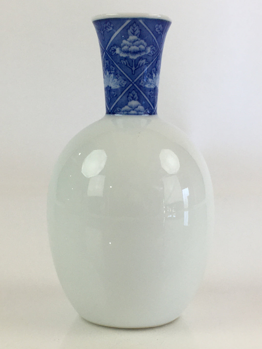 Japanese Porcelain Sake Bottle Vtg Blue Sometsuke Flower Tokkuri White TS431