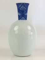Japanese Porcelain Sake Bottle Vtg Blue Sometsuke Flower Tokkuri White TS431