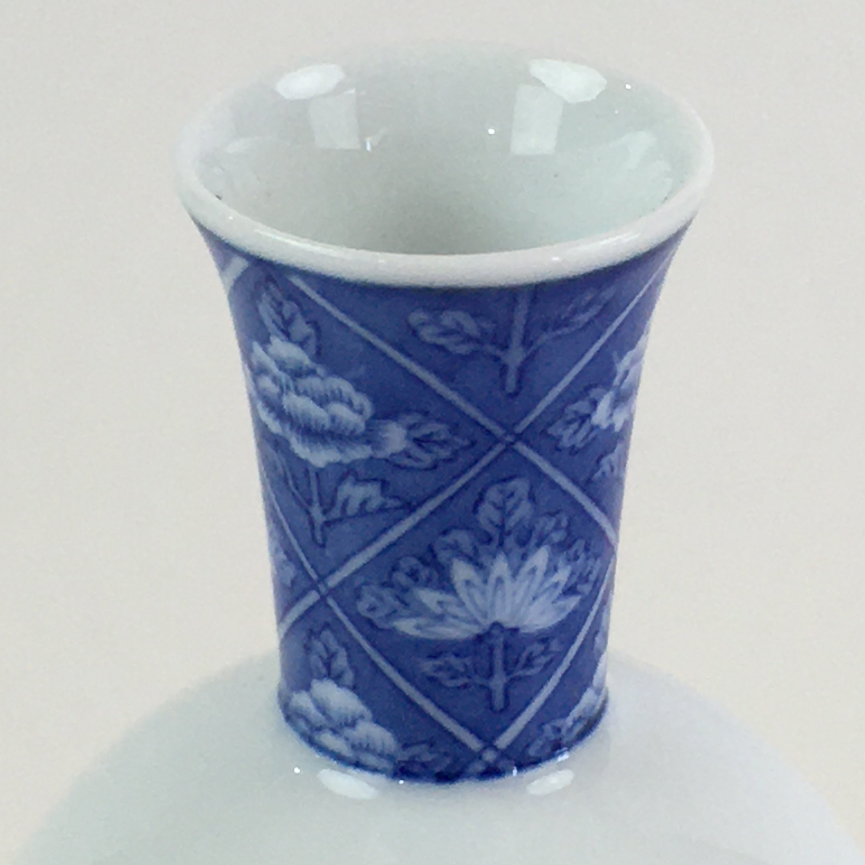 Japanese Porcelain Sake Bottle Vtg Blue Sometsuke Flower Tokkuri White TS431