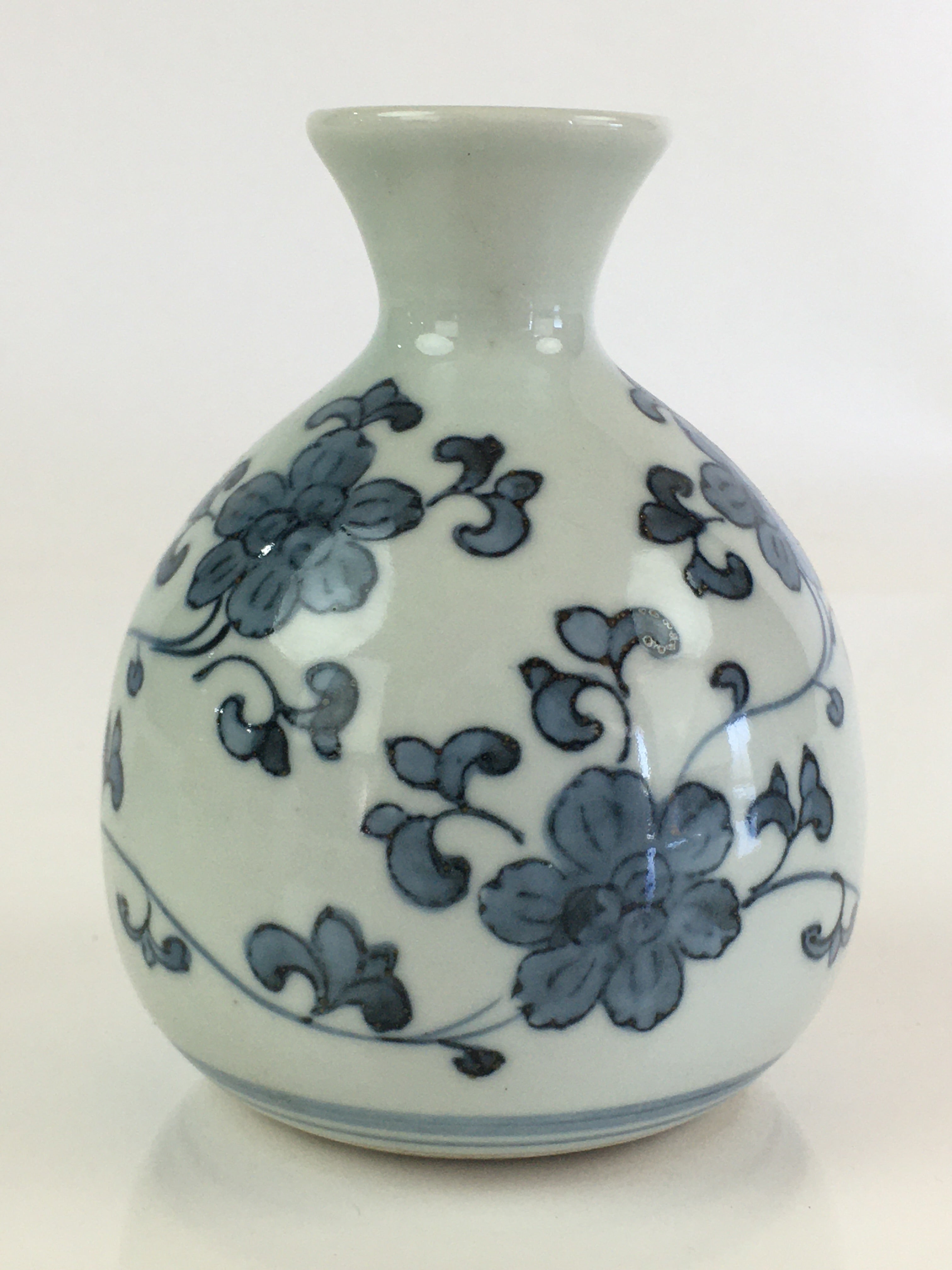 Japanese Porcelain Sake Bottle Vtg Blue Sometsuke Flower Tokkuri White TS434