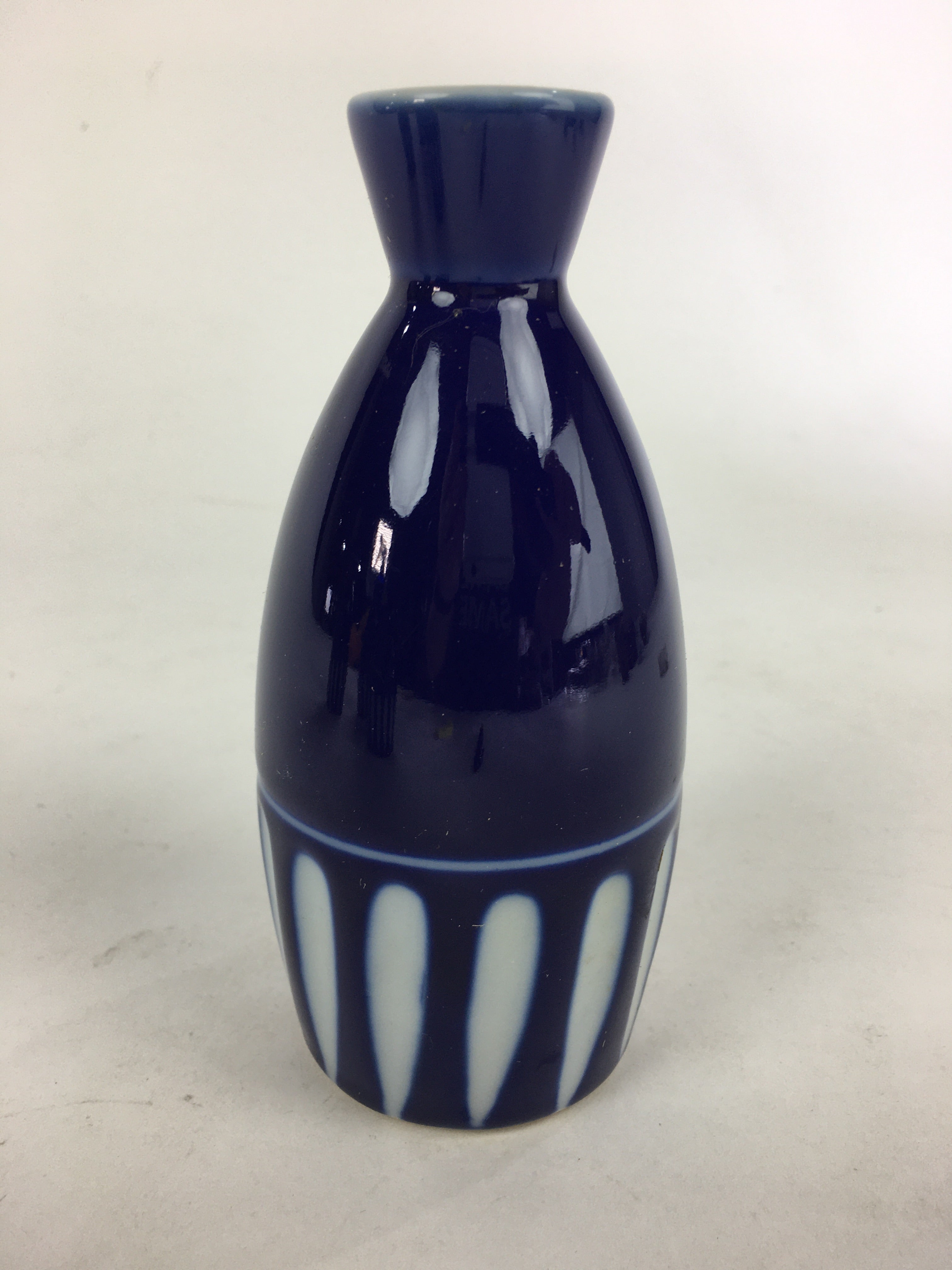 Japanese Porcelain Sake Bottle Vtg Blue White Shinogi Design Tokkuri TS353