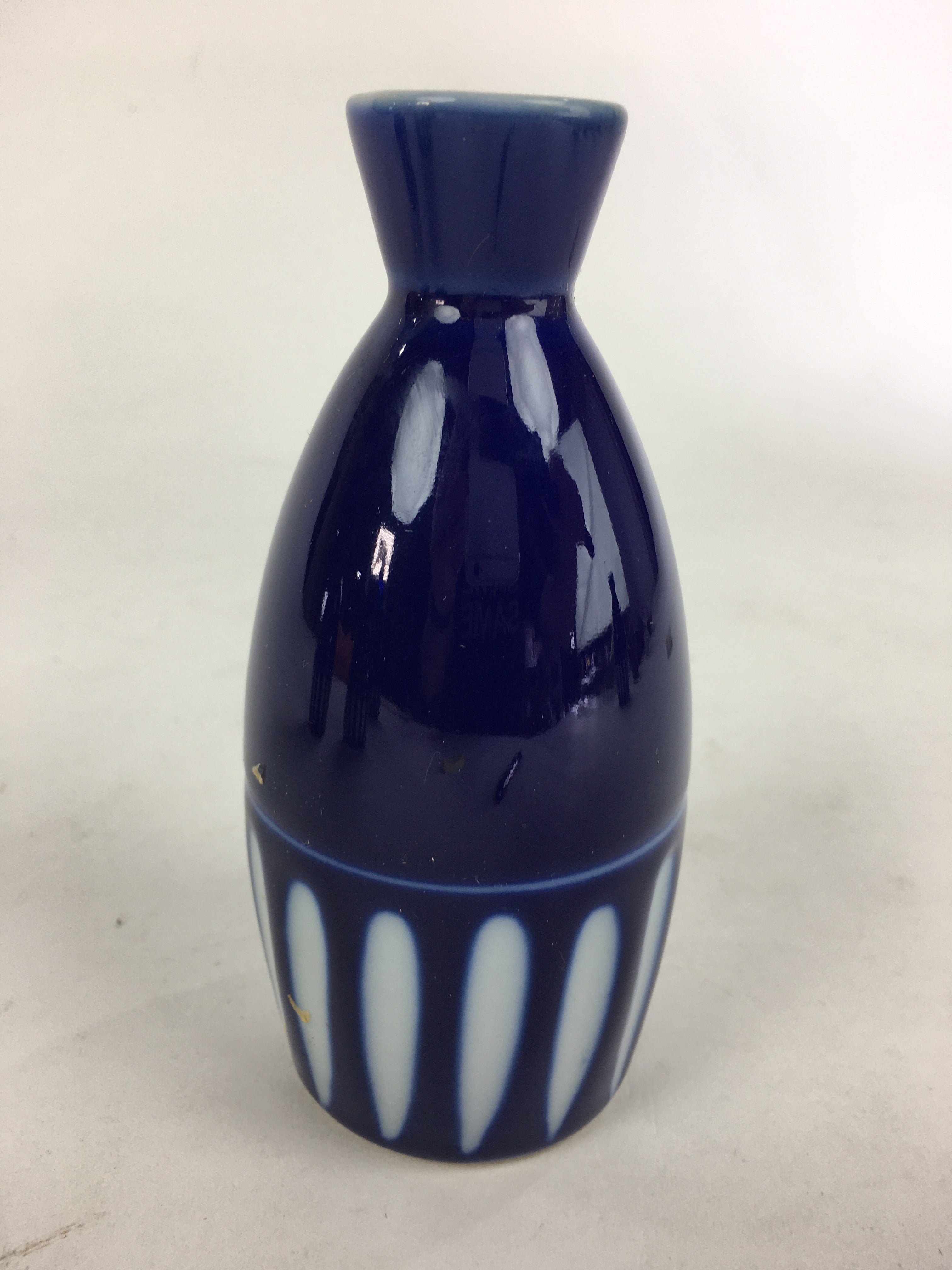 Japanese Porcelain Sake Bottle Vtg Blue White Shinogi Design Tokkuri TS354