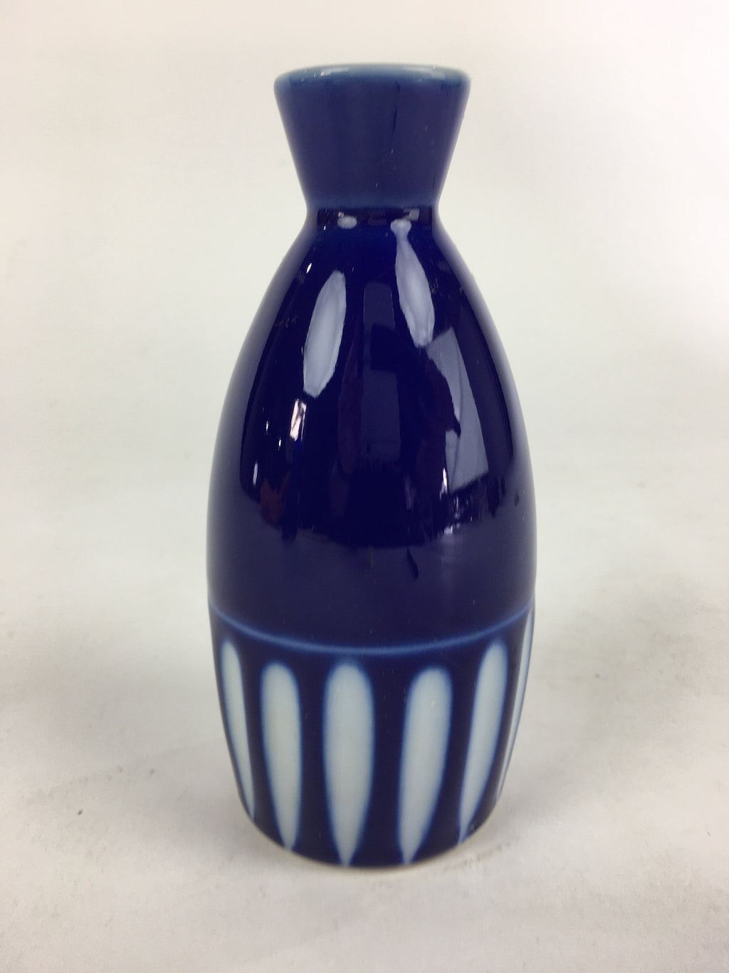 Japanese Porcelain Sake Bottle Vtg Blue White Shinogi Design Tokkuri TS357