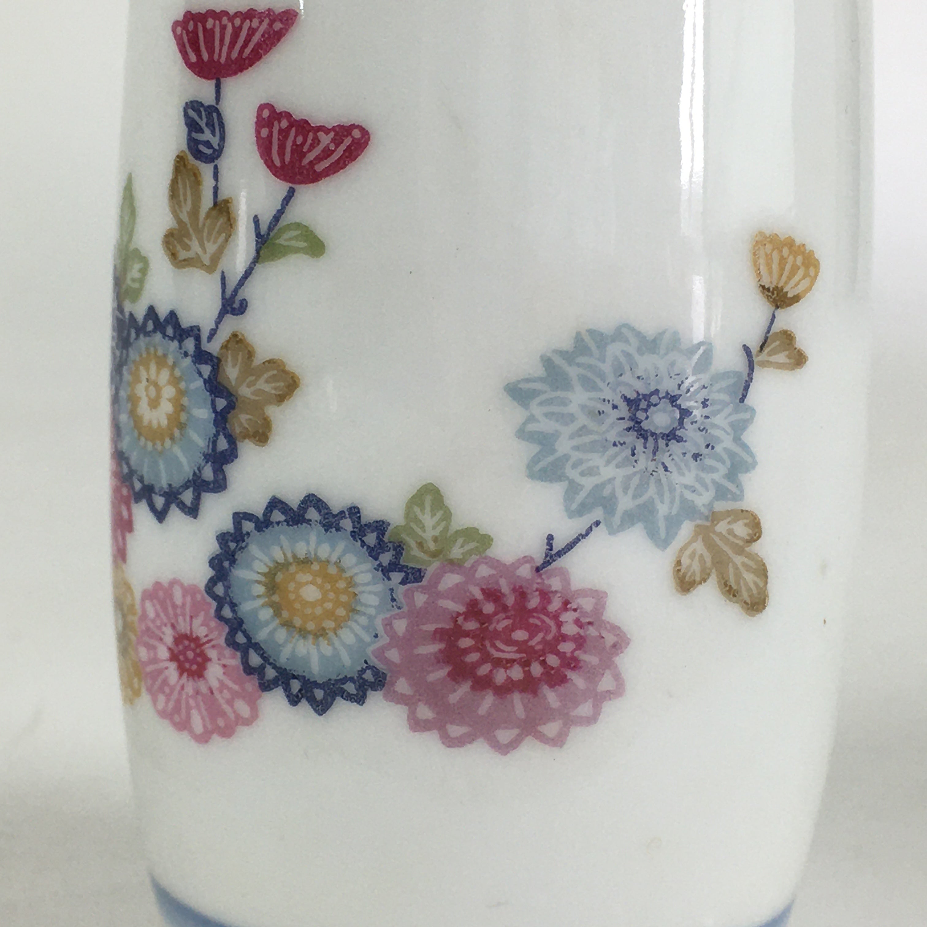 Japanese Porcelain Sake Bottle Vtg Chrysanthemum Tokkuri White TS391