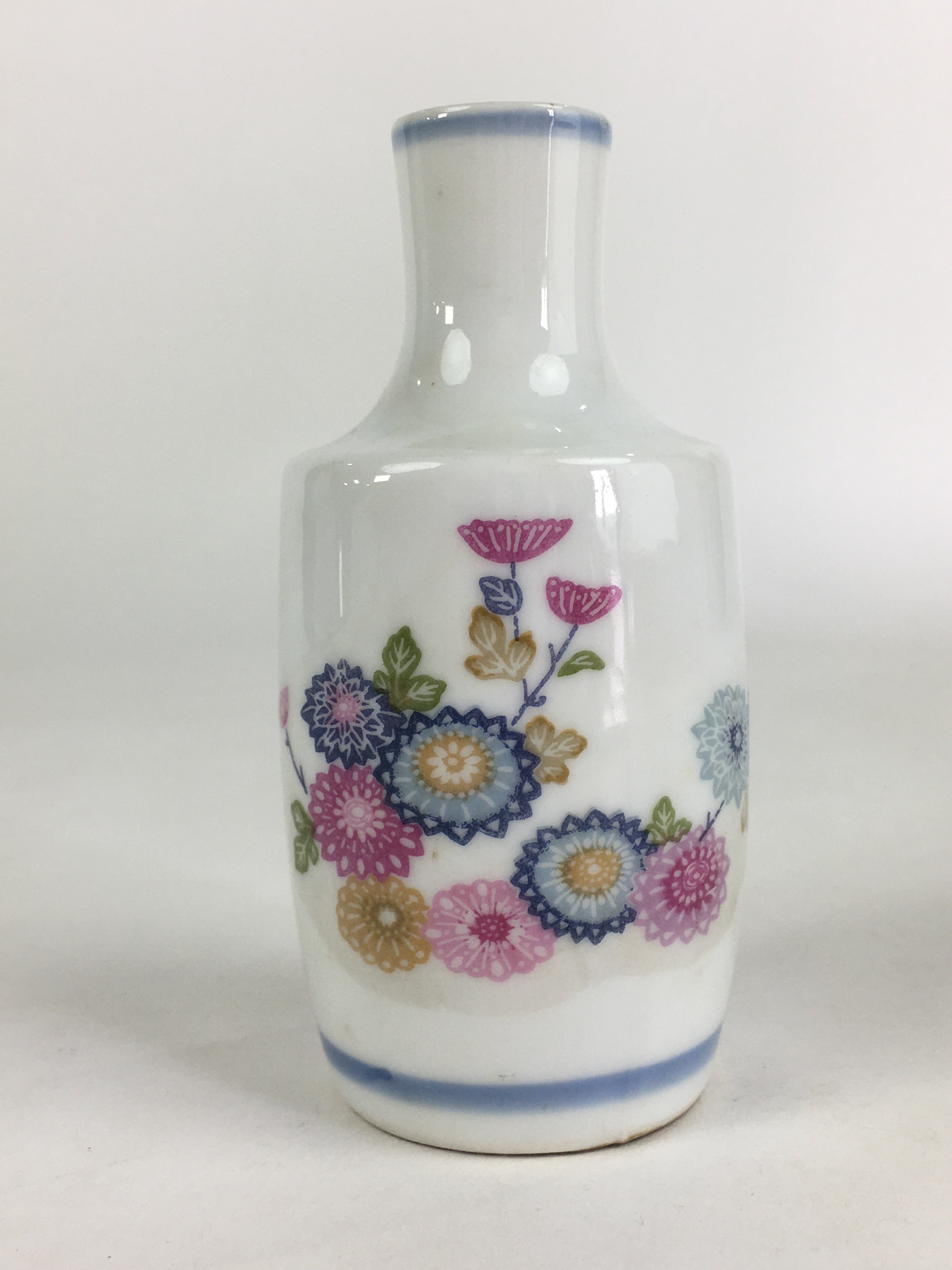 Japanese Porcelain Sake Bottle Vtg Chrysanthemum Tokkuri White TS392