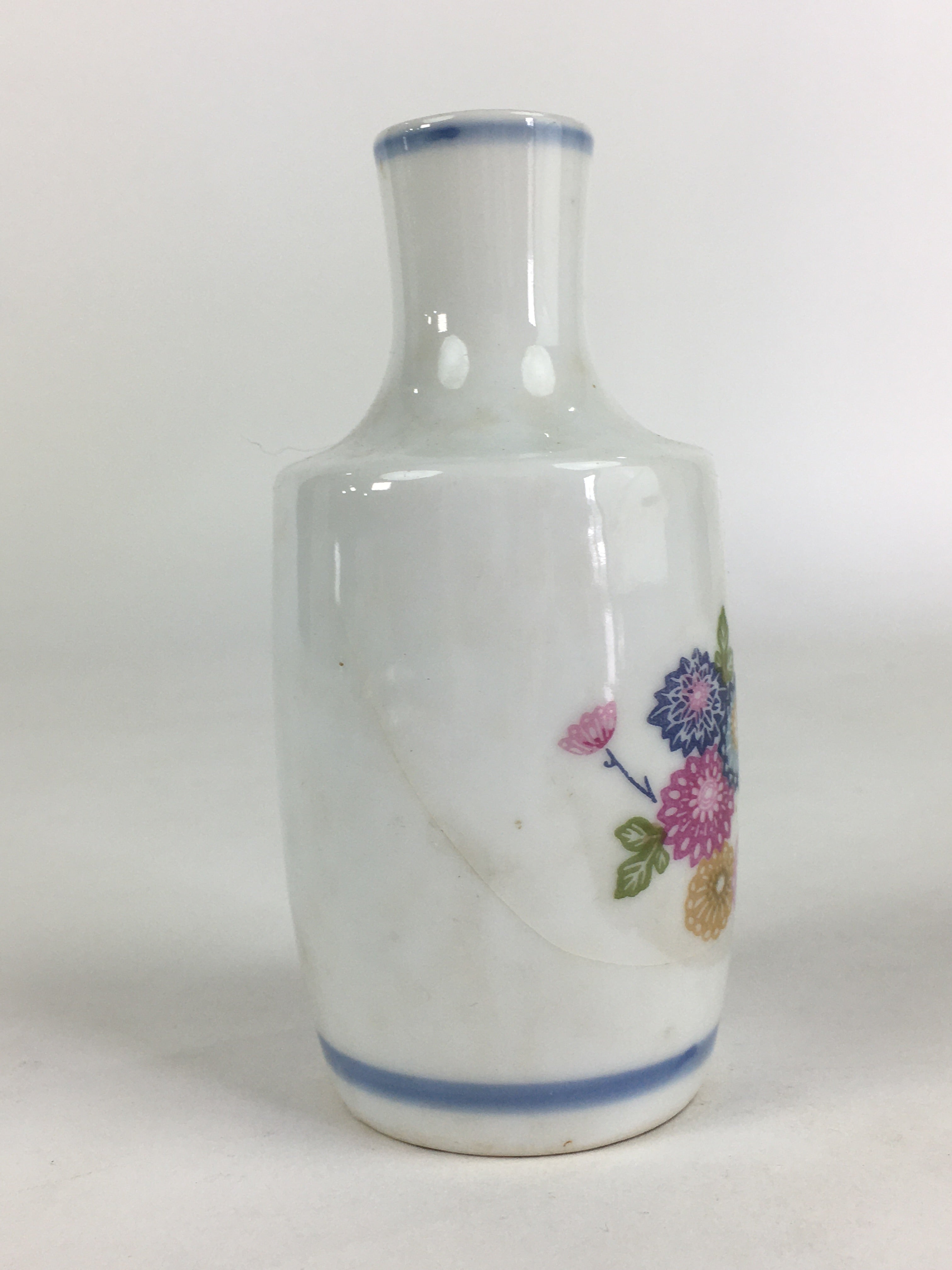 Japanese Porcelain Sake Bottle Vtg Chrysanthemum Tokkuri White TS392