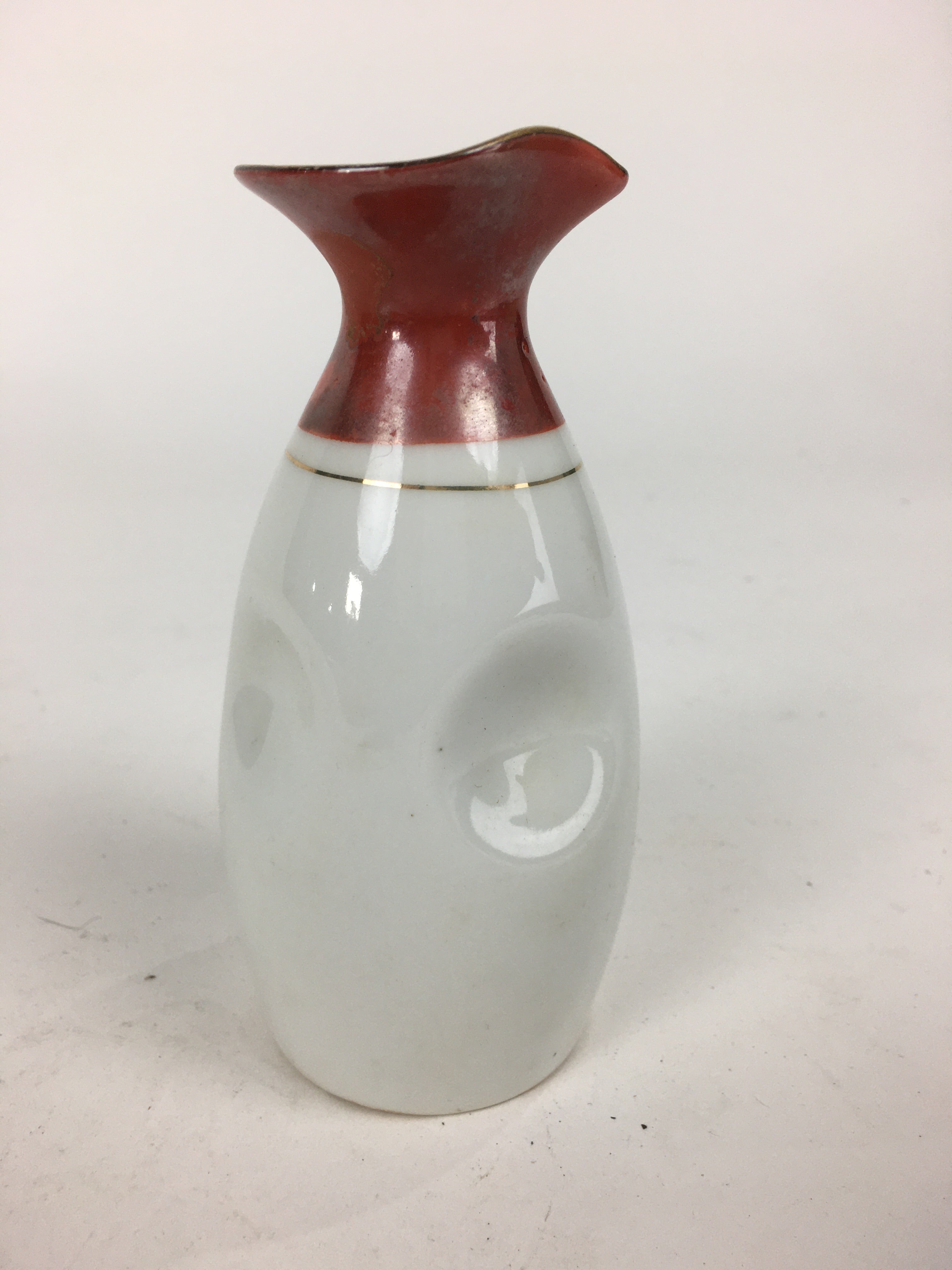 Japanese Porcelain Sake Bottle Vtg Dimple Red Spout White Tokkuri TS331